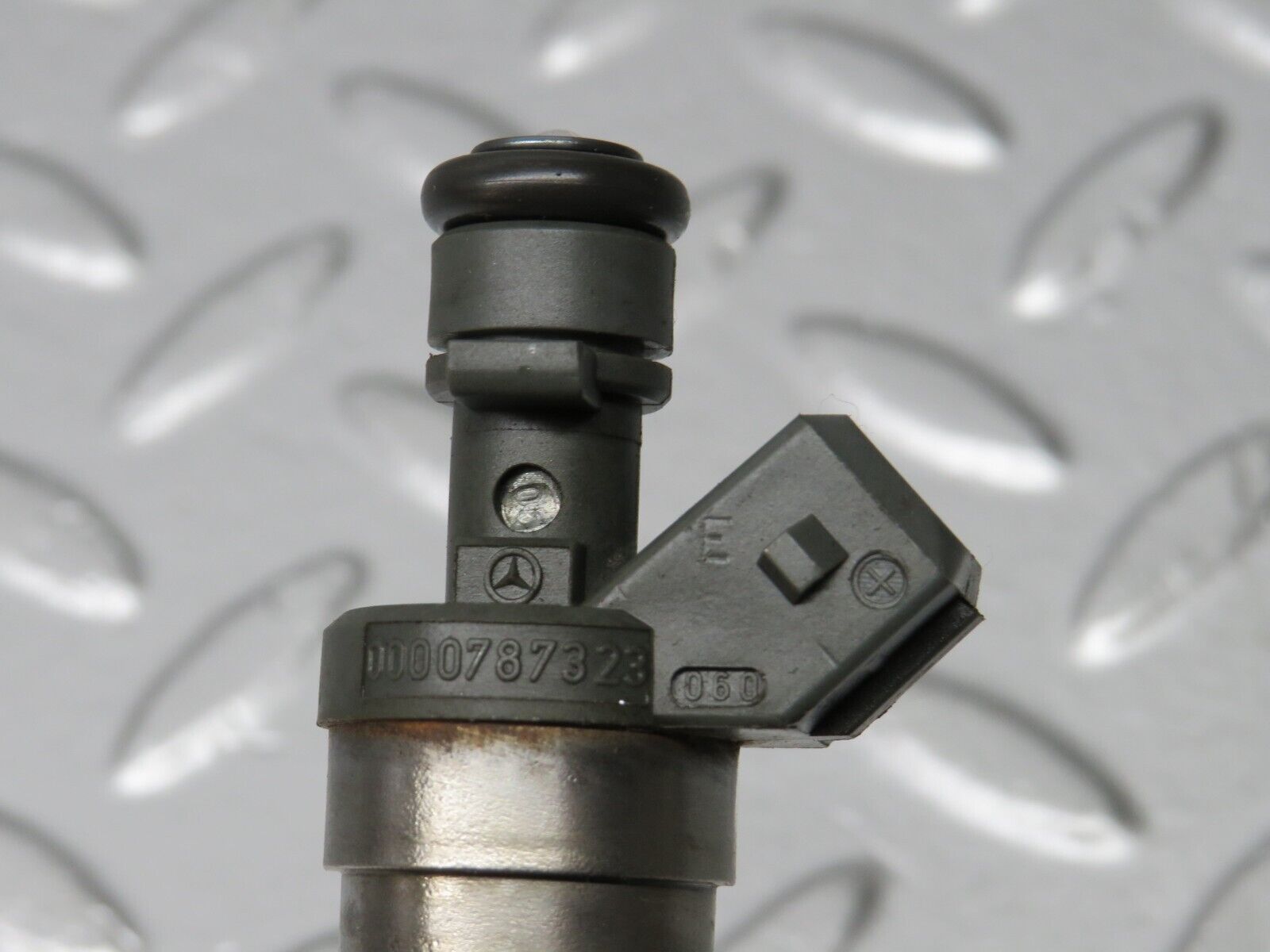 39420 Mercedes-Benz R129 320SL Coupe Fuel Injector Bosch 0000787323 0280155209