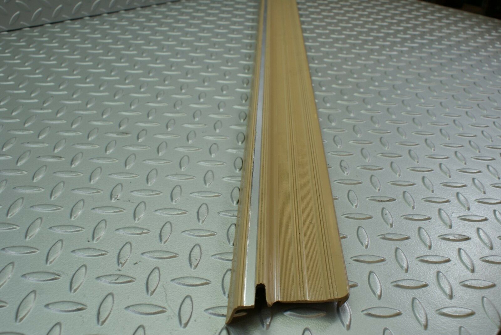 2882 Mercedes-Benz C123 280CE Coupe Front Right Door Sill Trim Beige