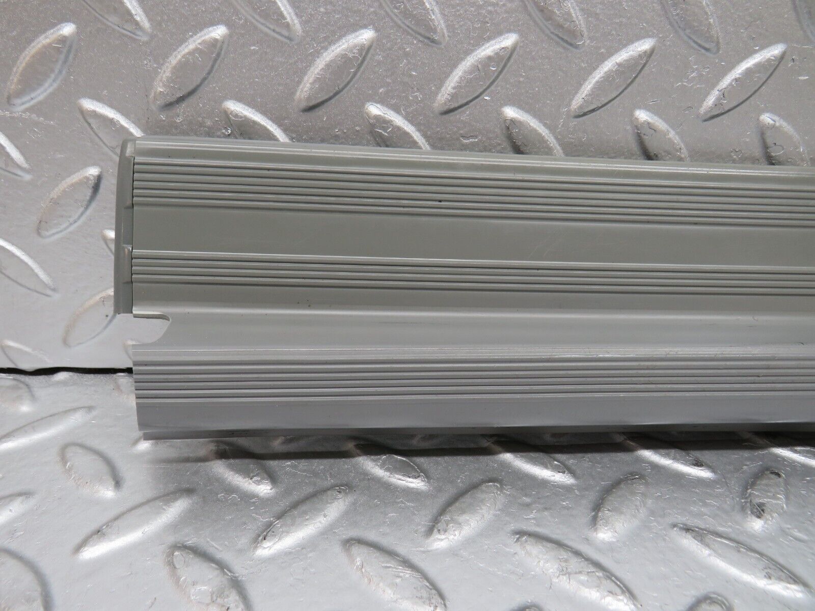 32318 Mercedes-Benz S124 300TE Wagon Rear Right Door Sill Trim