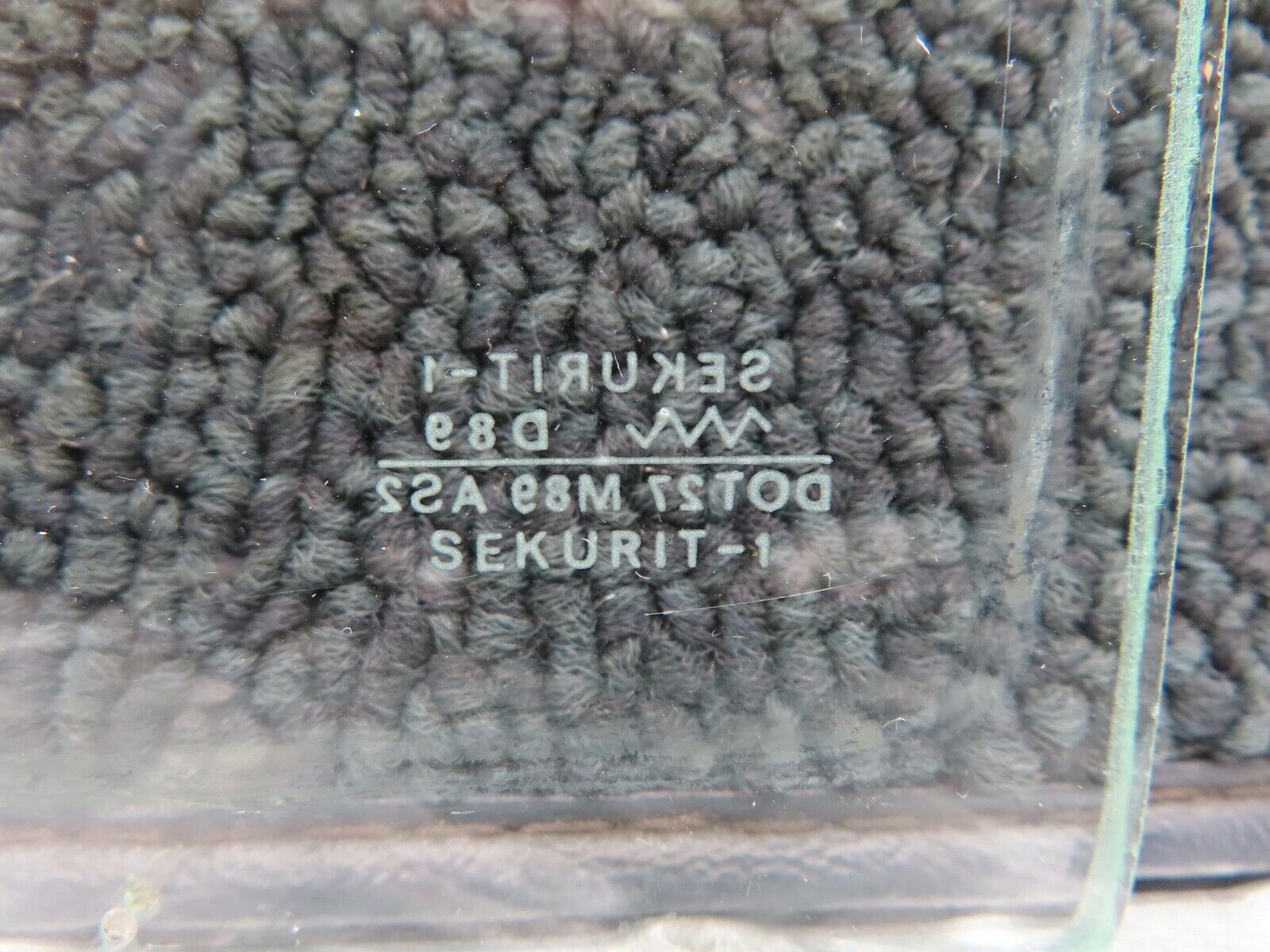 12387 Mercedes-Benz W108 280SE 3.5 Rear Right Quarter Window Glass