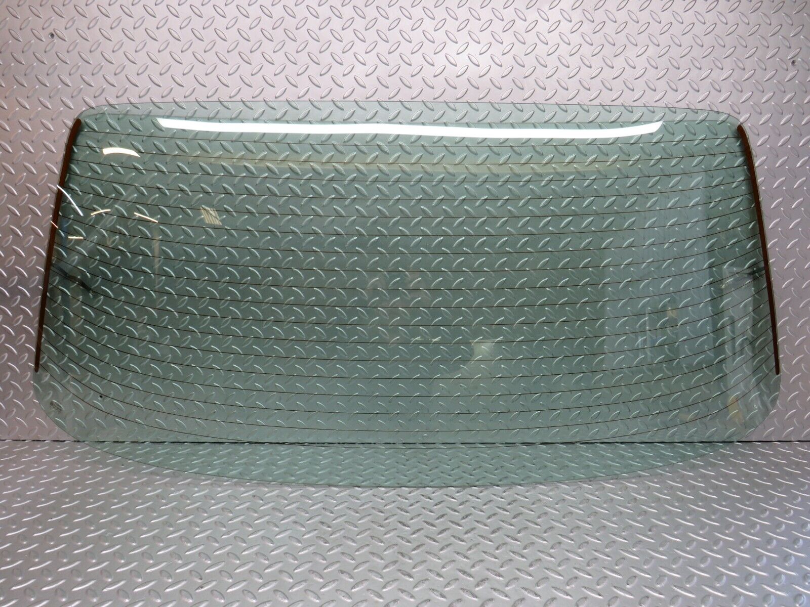 28593 Mercedes-Benz W123 230E Rear Heated Windscreen Glass