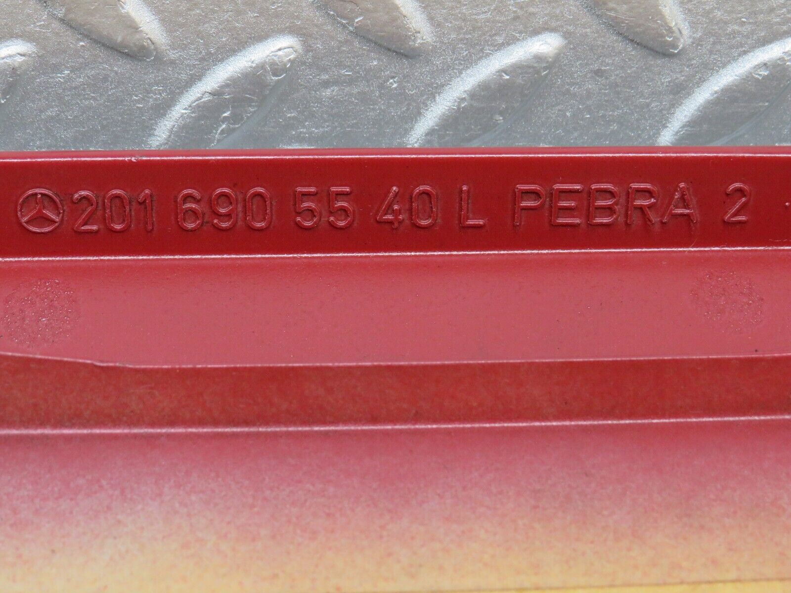 38697 Mercedes-Benz W201 190E 2.6L Front Left Door Moulding Trim 2016905540