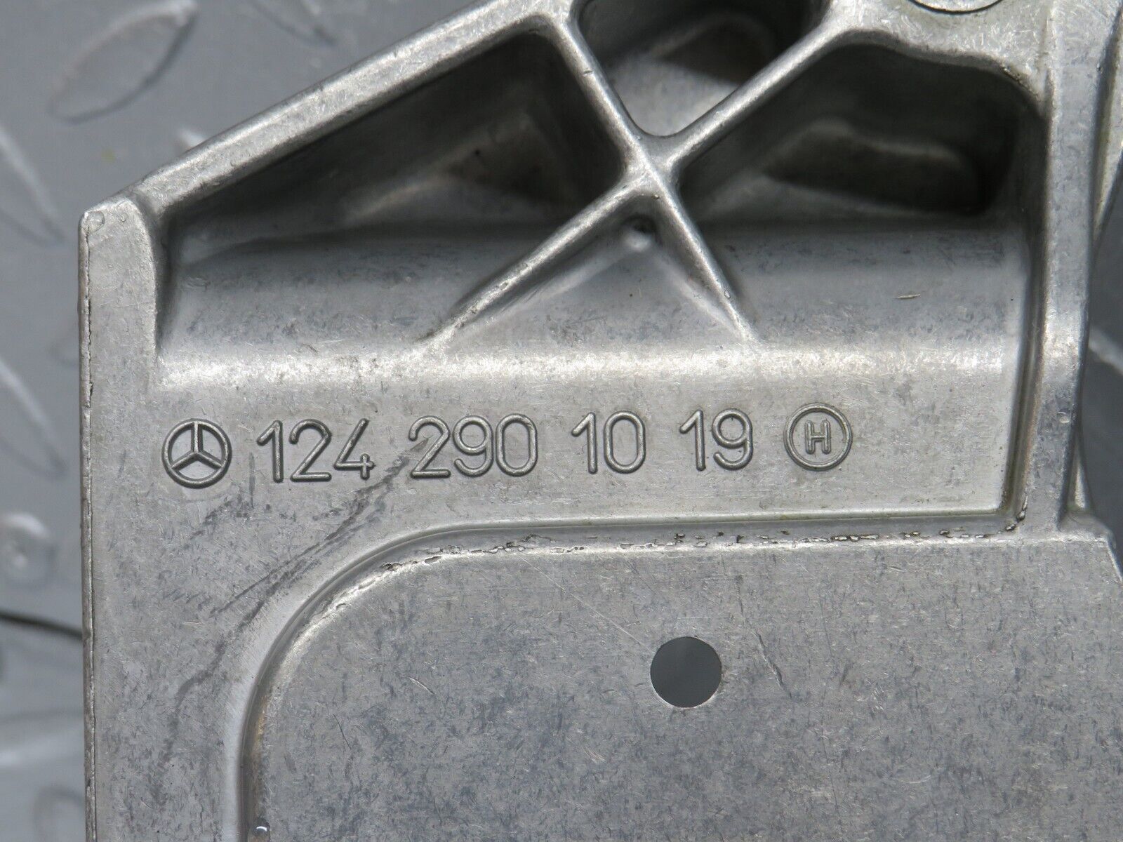 39416 Mercedes-Benz R129 320SL Coupe Brake Pedal Bracket 1242901019 1402921031