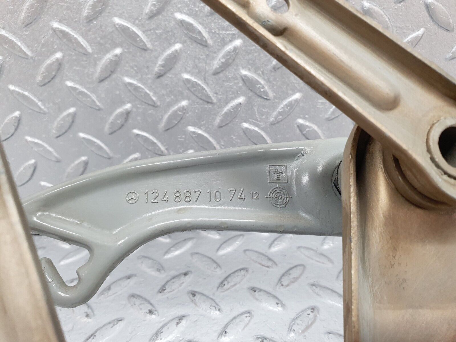 41437 Mercedes-Benz W124 200E Bonnet Hinge Right Side 1248800228 1248871074