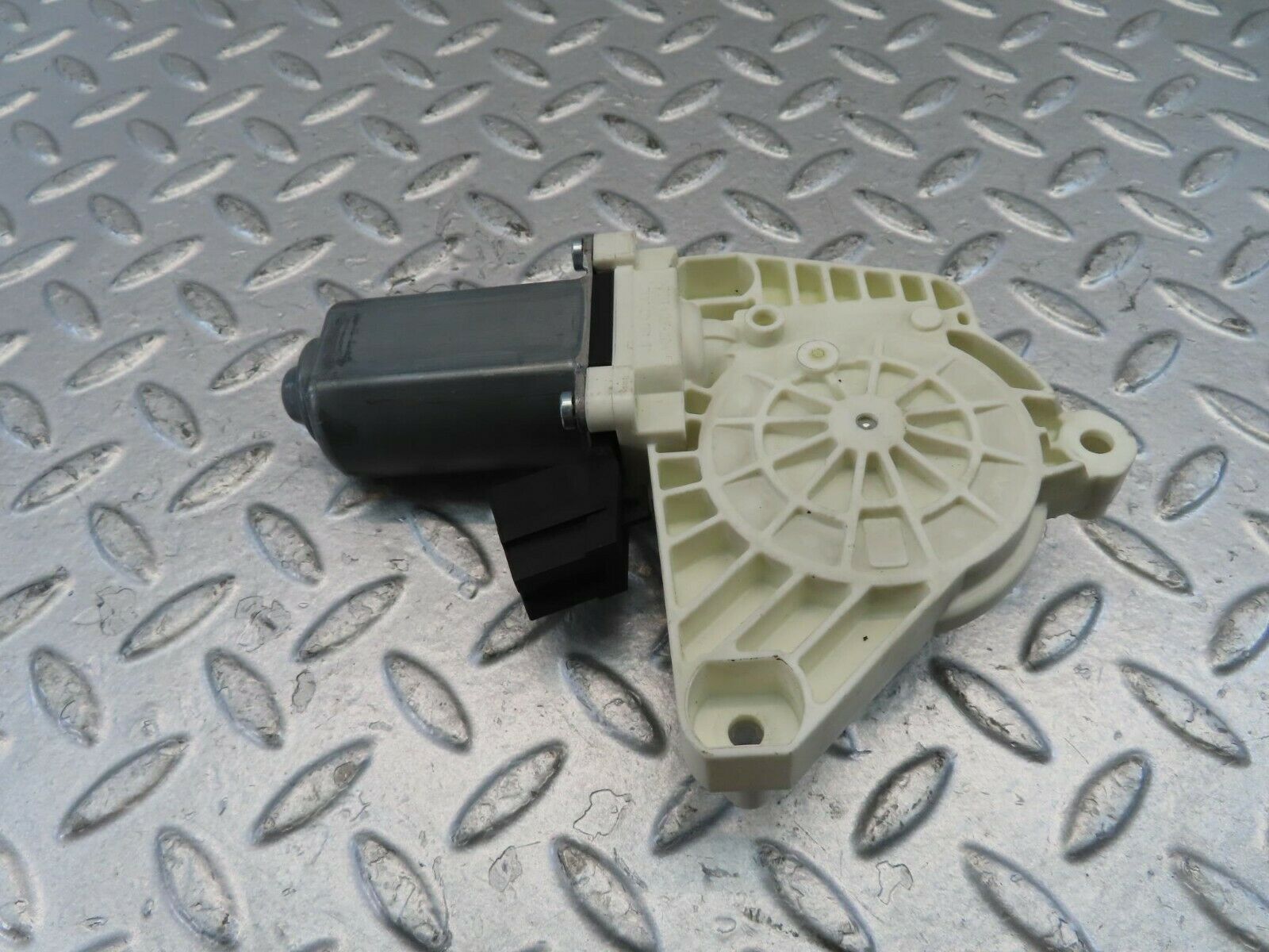 11191 Mercedes-Benz W221 S320 Rear Right Door Window Regulator Motor 997461100