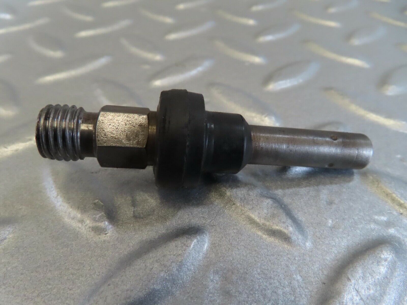 14032 Mercedes-Benz C107 280SLC Fuel Injector Bosch 0437502010