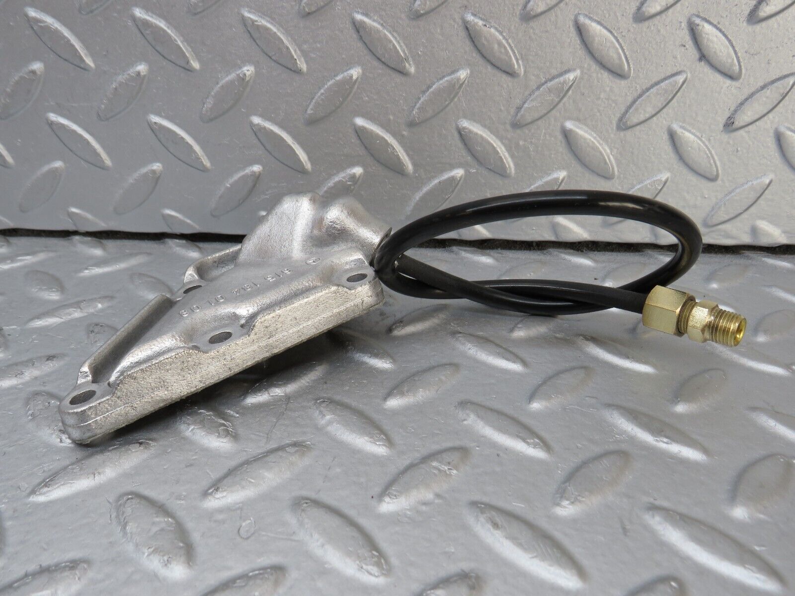 35932 Mercedes-Benz 240D OM616.912 Oil Filter Housing Lid Cover 6151840108