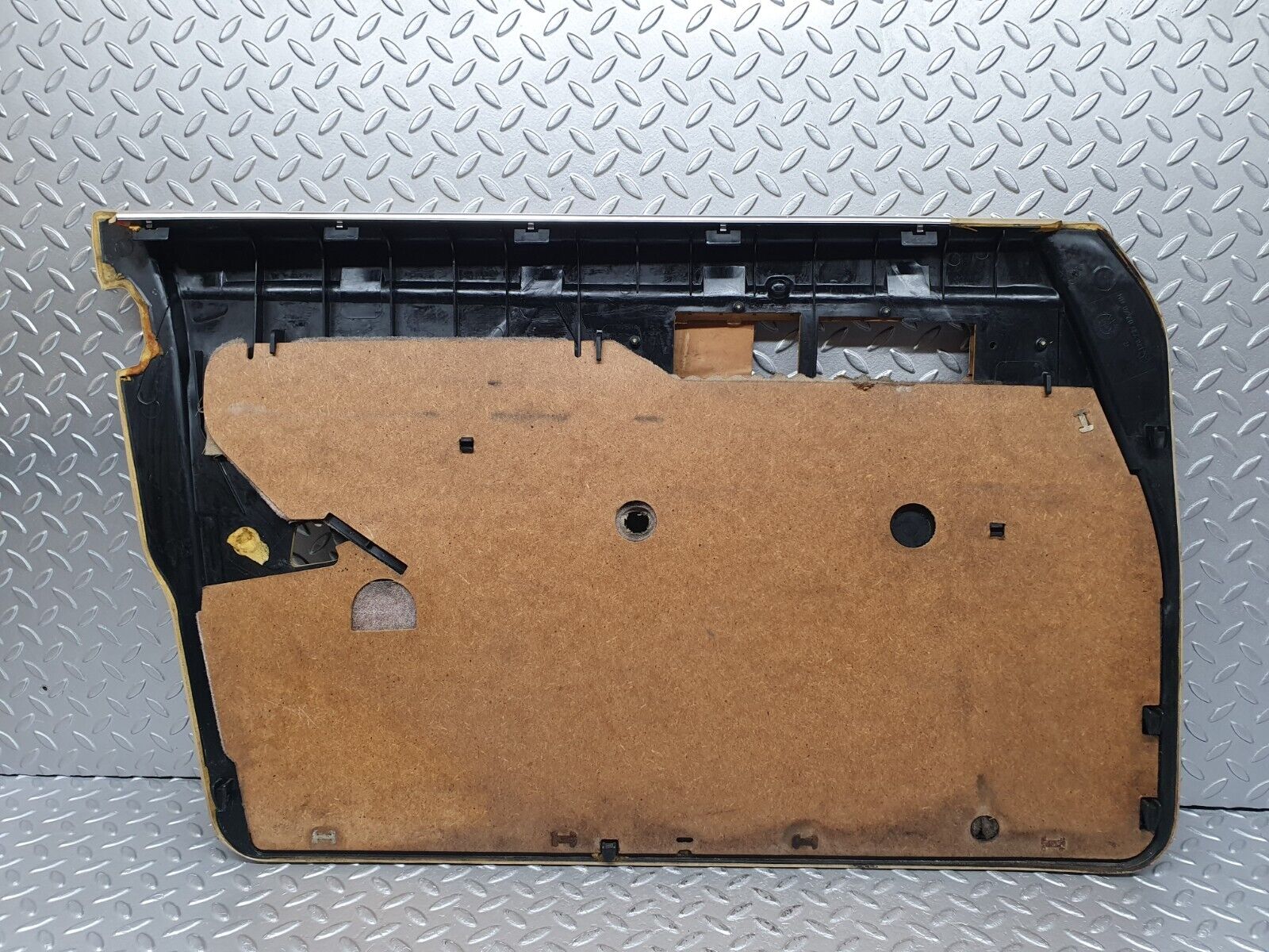 41118 Mercedes-Benz W126 300SE Front Right Door Card Beige 1267270270