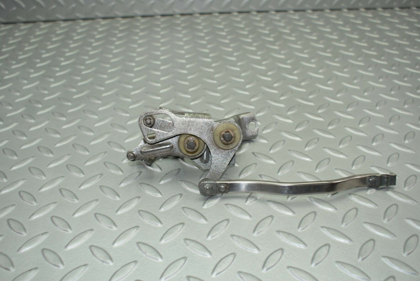 2670 Mercedes-Benz W116 350SE Throttle Linkage