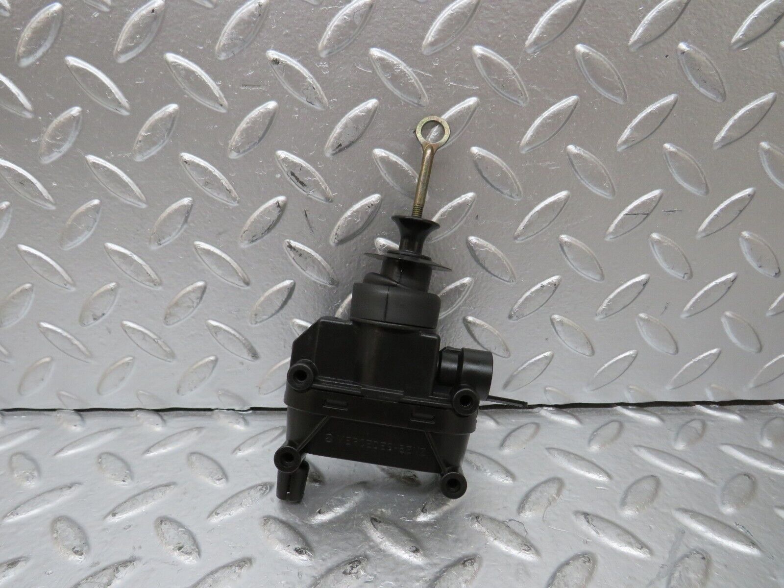 25994 Mercedes-Benz W124 280E Door Lock Vacuum Actuator