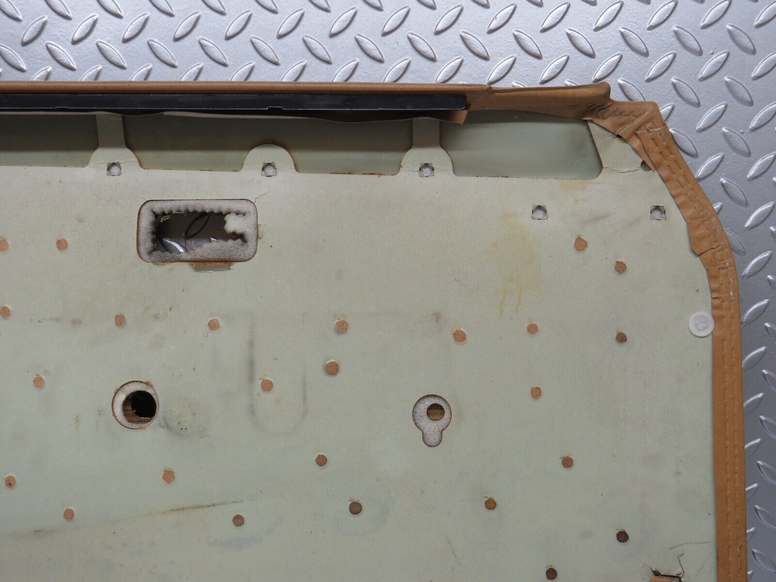 28550 Mercedes-Benz W123 230E Front Right Door Card Beige