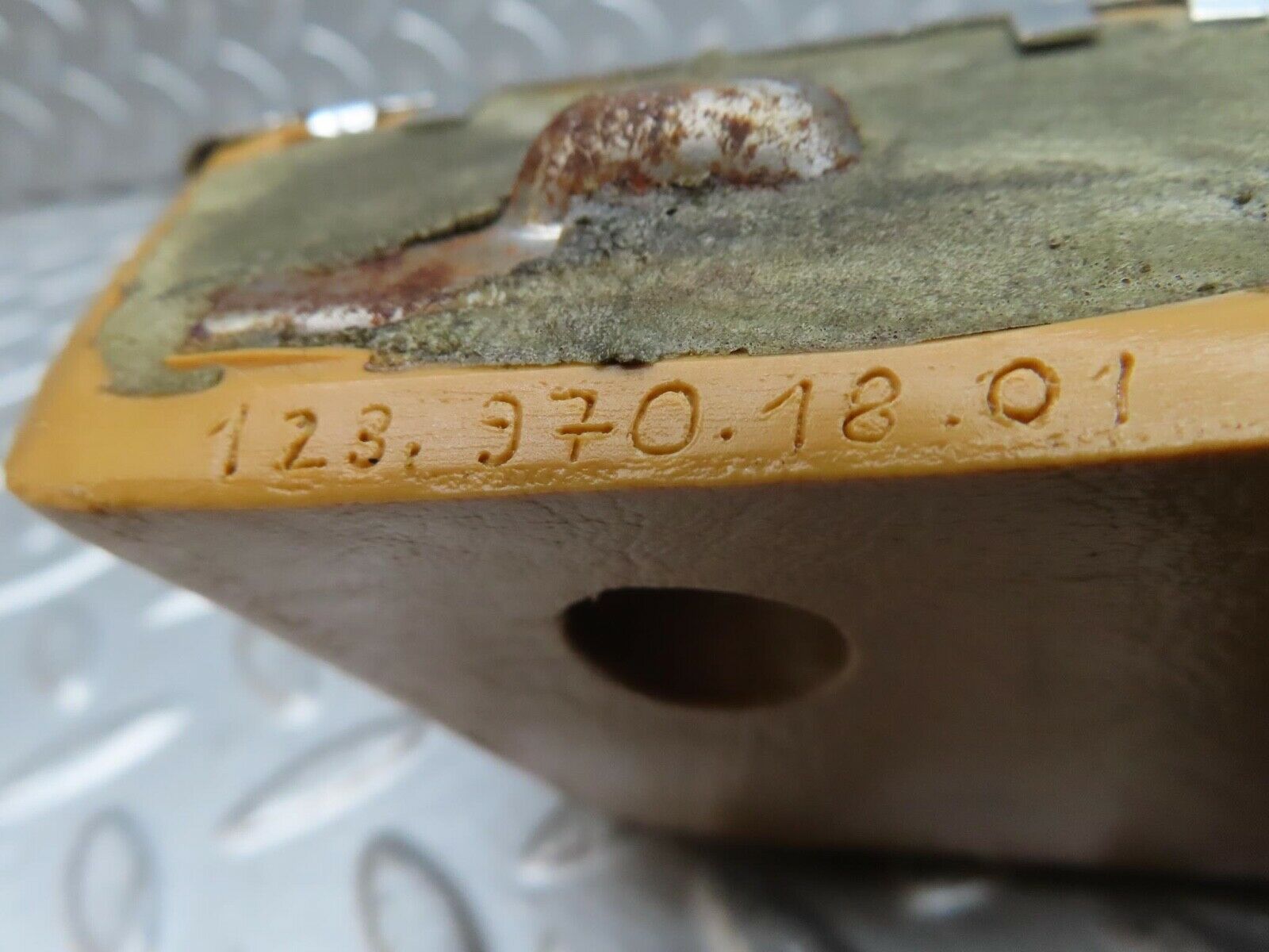 15845 Mercedes-Benz W123 280E Rear Right Interior Door Handle Beige 1239701801