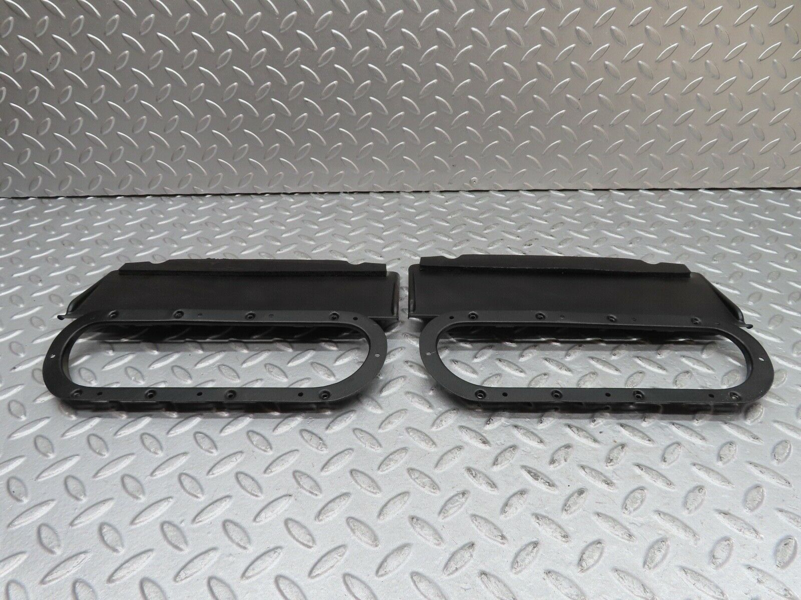 16806 Mercedes-Benz C107 380SLC Air Vent Door