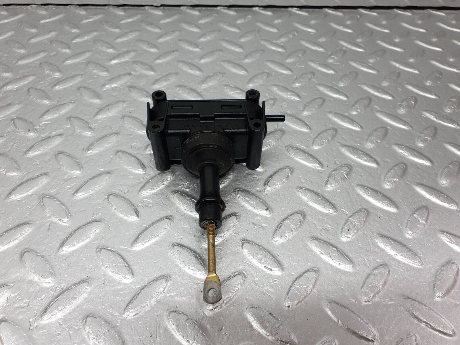 41511 Mercedes-Benz W124 200E Rear Door Lock Vacuum Actuator 0008007975