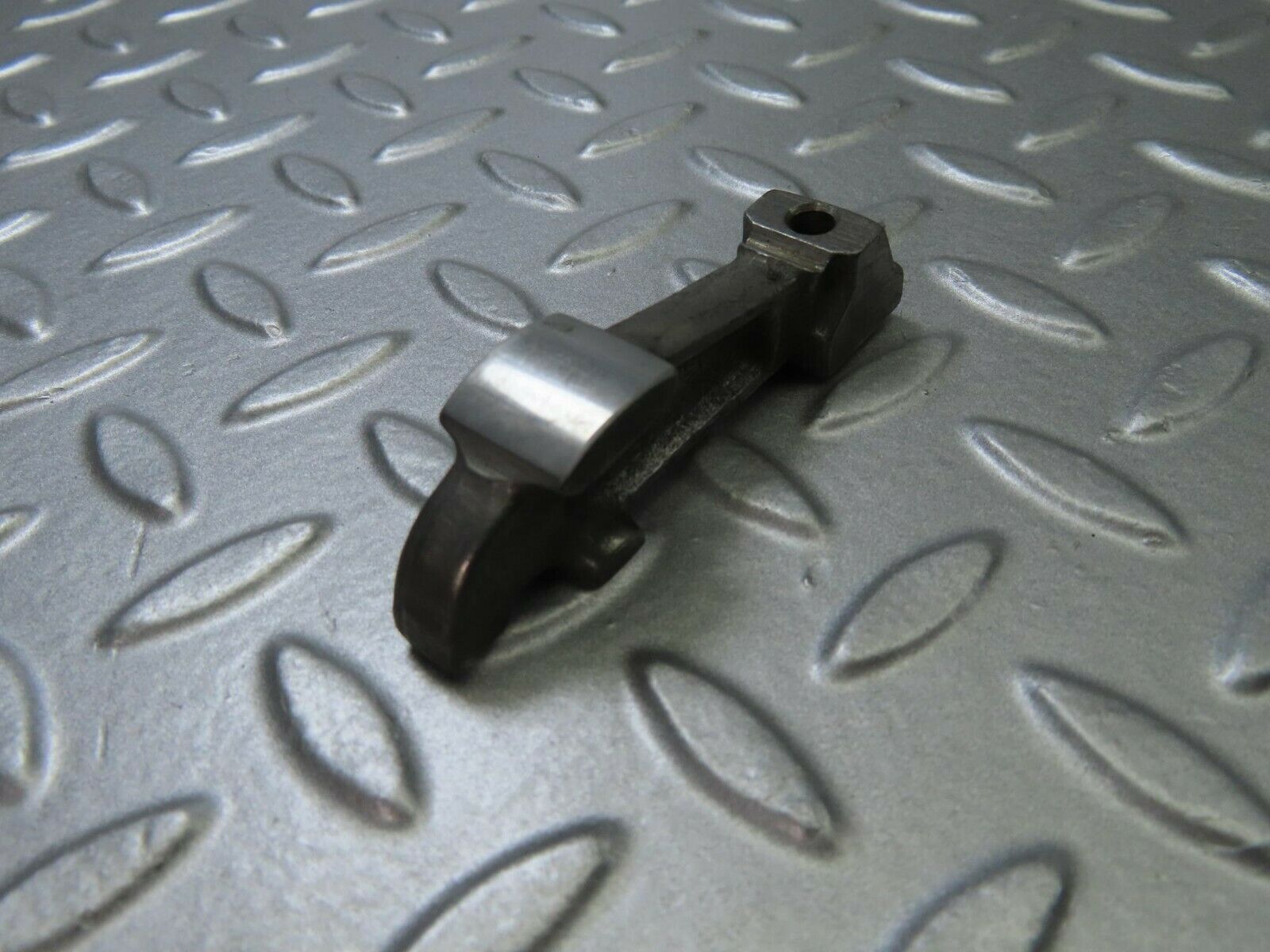 9140 Mercedes-Benz W108 Valve Rocker Arm With Retaining Spring