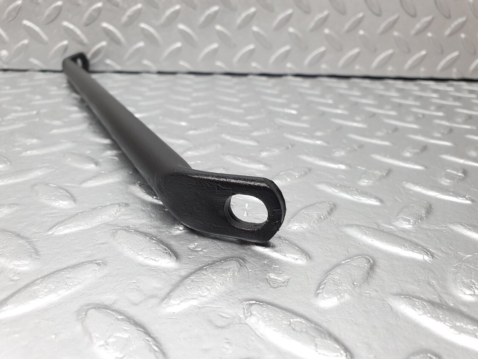 40835 Mercedes-Benz W123 300D Power Steering Pump Holder Bracket