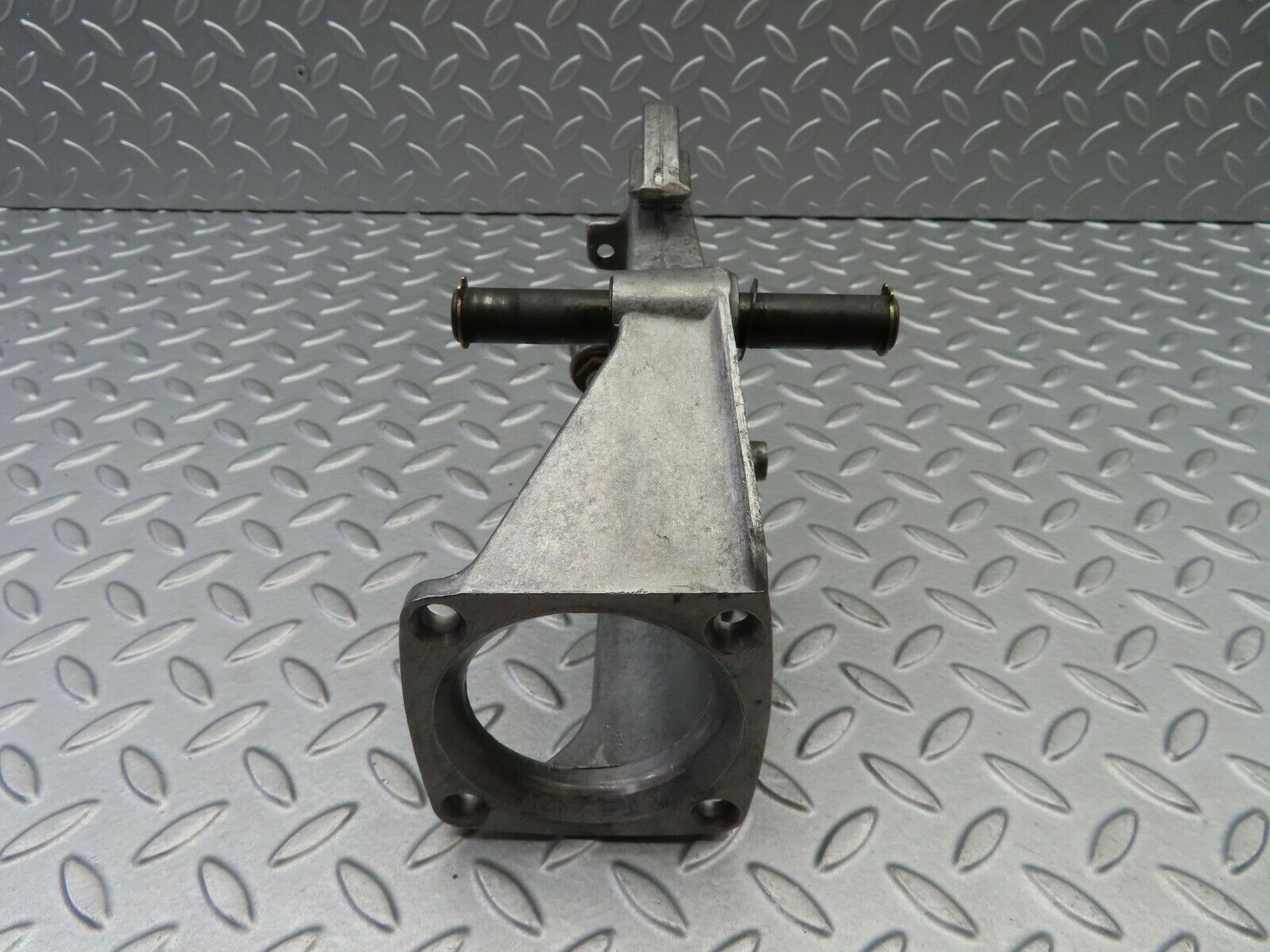 5889 Mercedes-Benz W123 200 Brake Pedal Bracket 1232940501