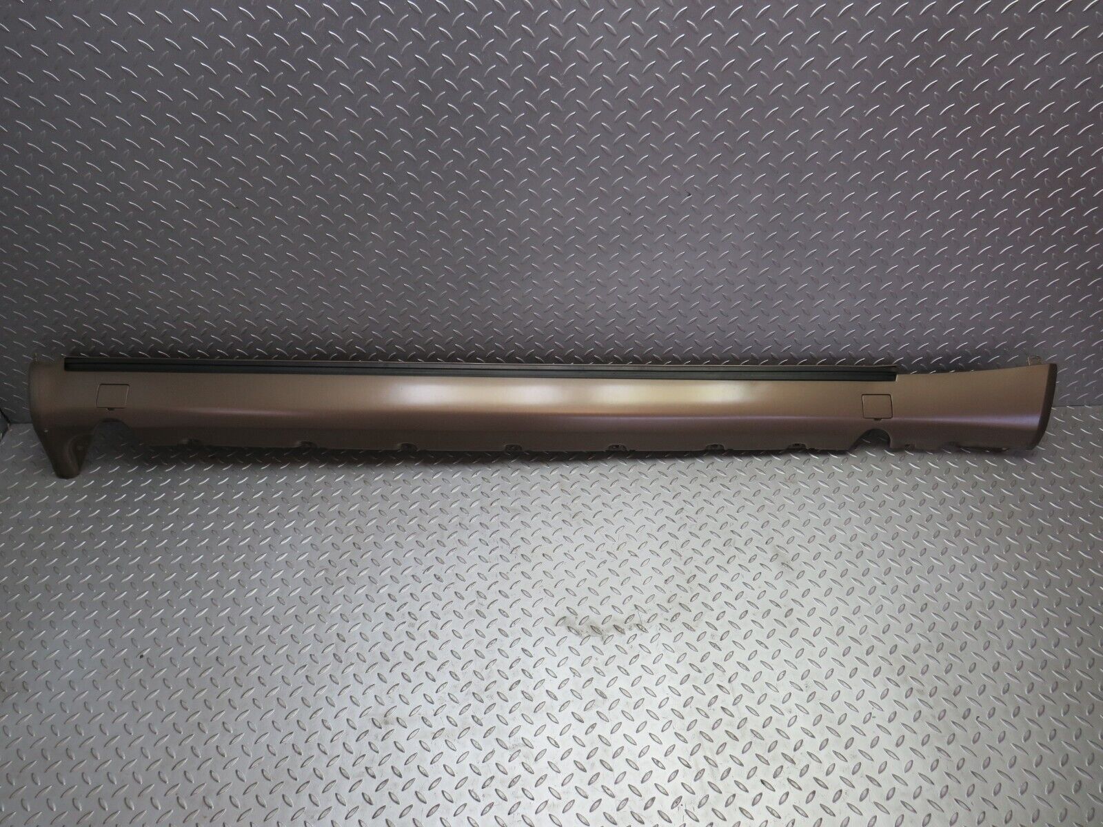 29211 Mercedes-Benz W124 230E Side Skirt Right Side 1246902440