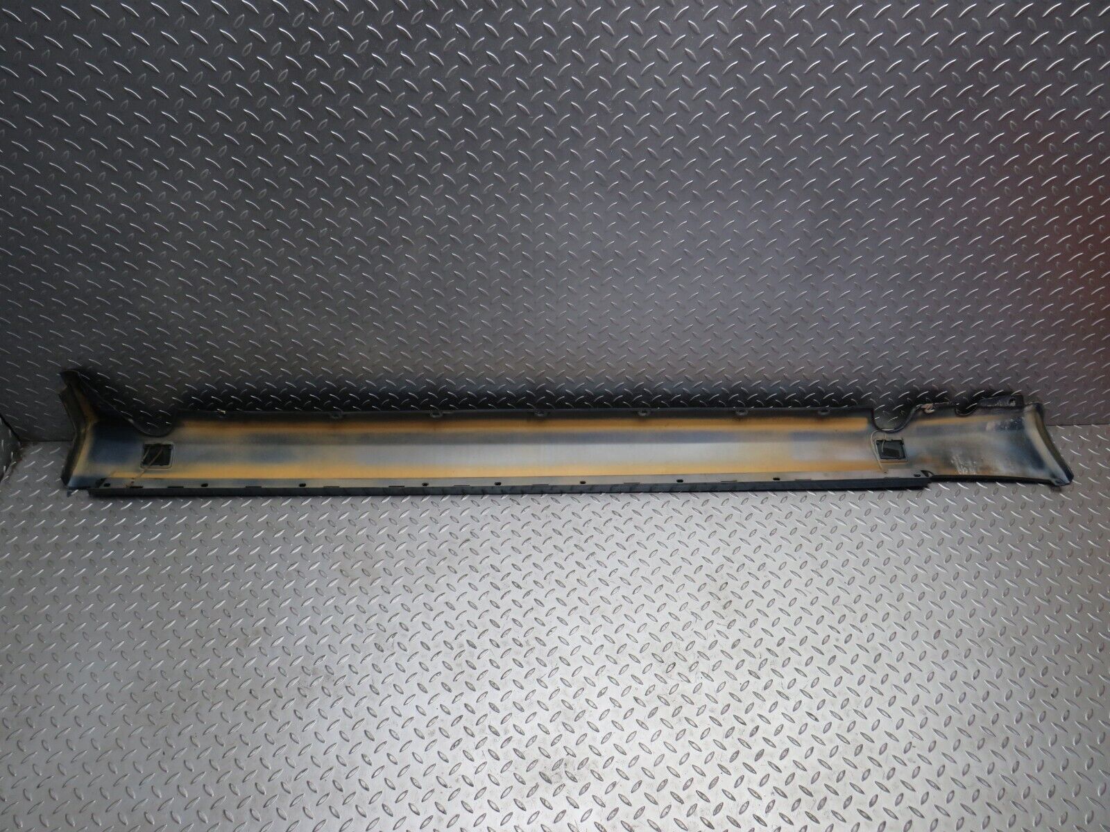 31916 Mercedes-Benz S124 220TE Wagon Side Skirt Right Side 1246902440