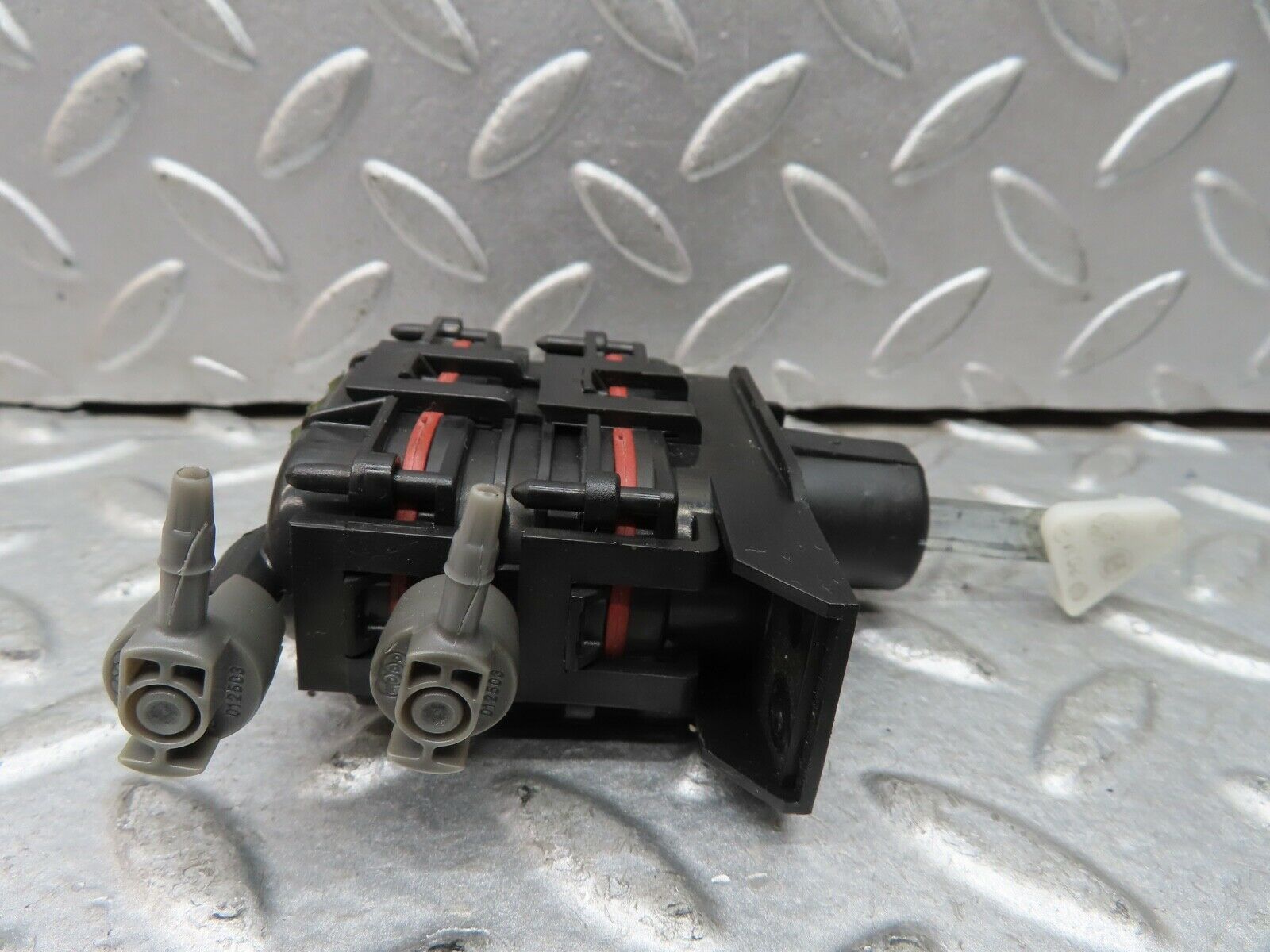 19398 Mercedes-Benz C140 CL420 Coupe Heater Box Vacuum Actuator 9062700252