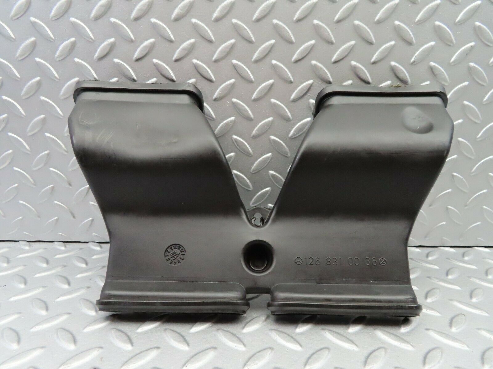 6214 Mercedes-Benz W126 380SE Dashboard Centre Air Vent 1268310036