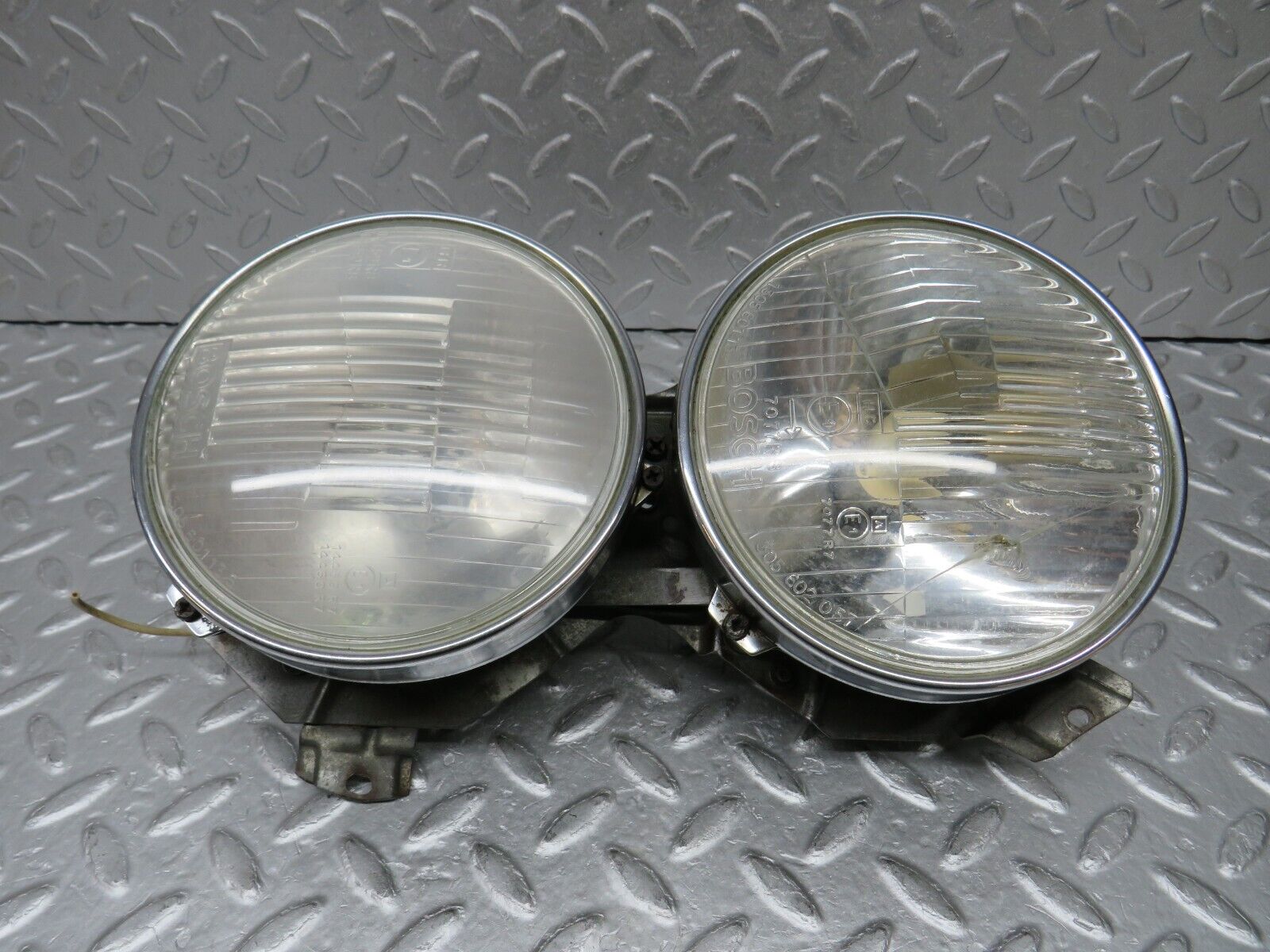 37580 Mercedes-Benz W109 300SEL Front Headlight Bosch Left/Right 1300508003 7077R 1305601134 1305602059