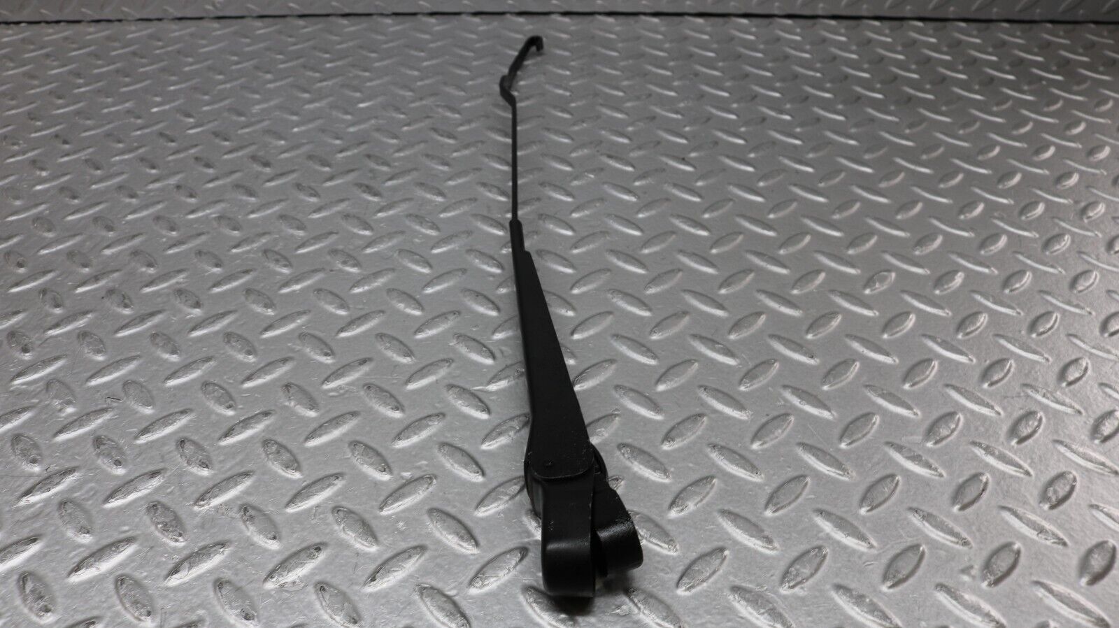 37206 Mercedes-Benz C126 420SEC Coupe Windscreen Wiper Arm Left Side