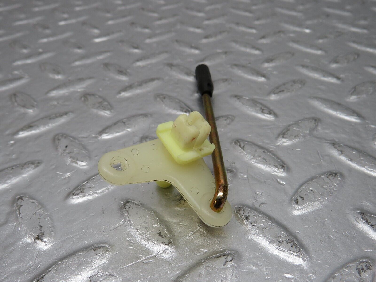 33337 Mercedes-Benz W202 C180 Rear Door Lock Knob Pair