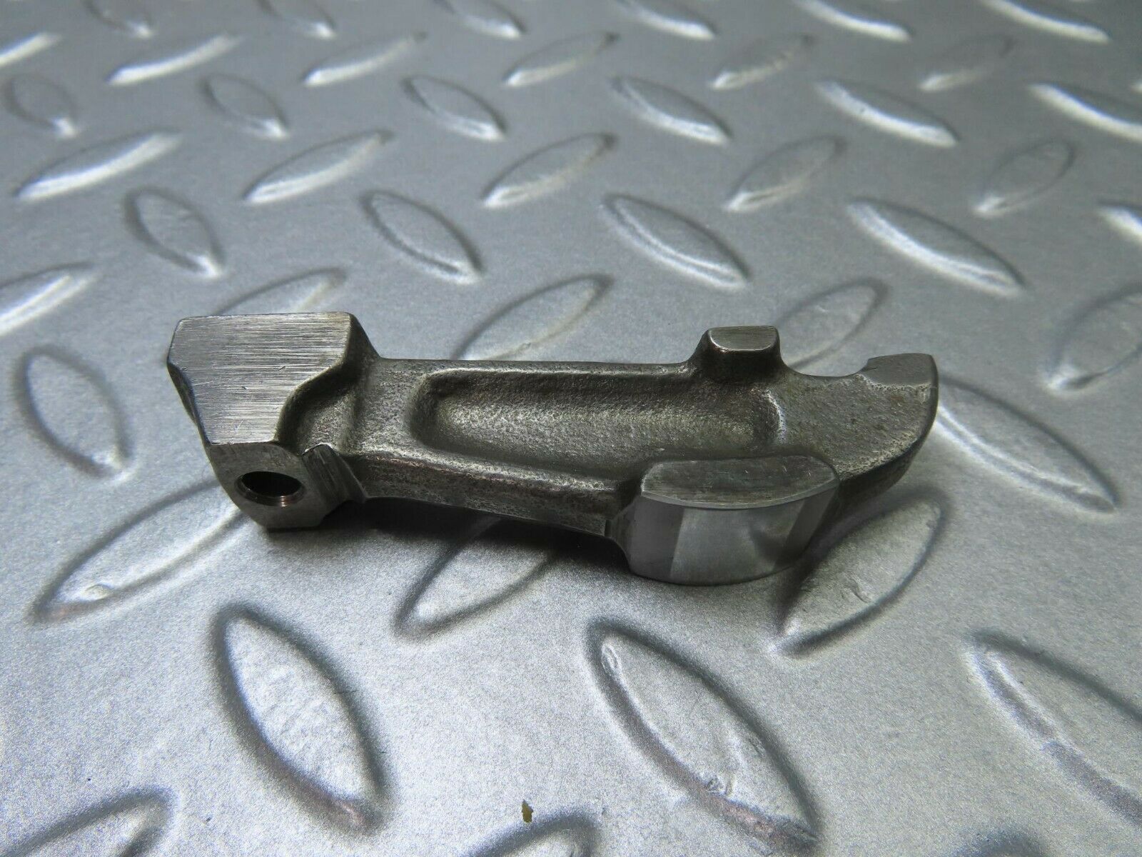 9135 Mercedes-Benz W108 Valve Rocker Arm With Retaining Spring