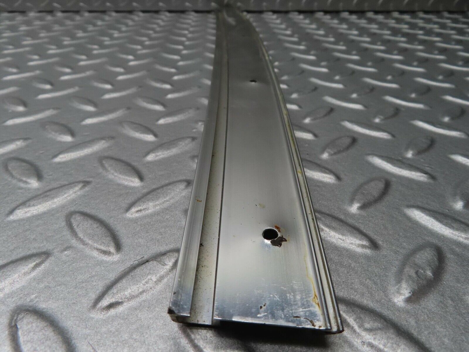 14089 Mercedes-Benz C107 280SLC Roof Chrome Moulding Trim Right Side