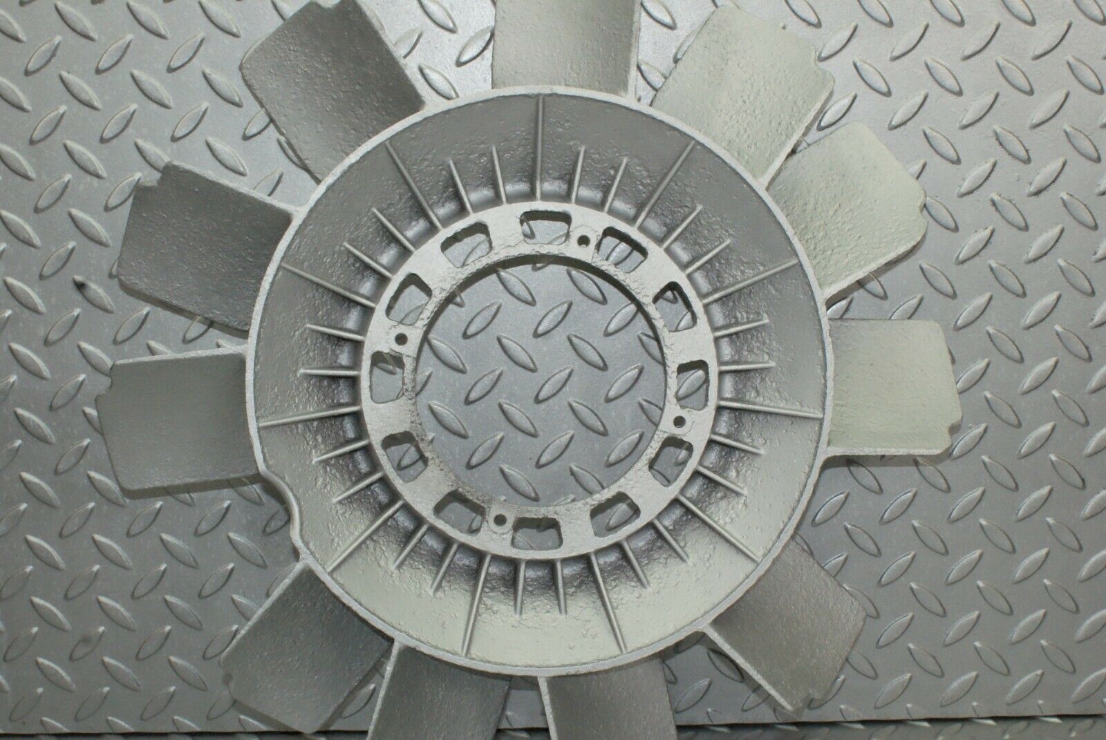 2499 Mercedes-Benz W116 350SE Engine Cooling Fan