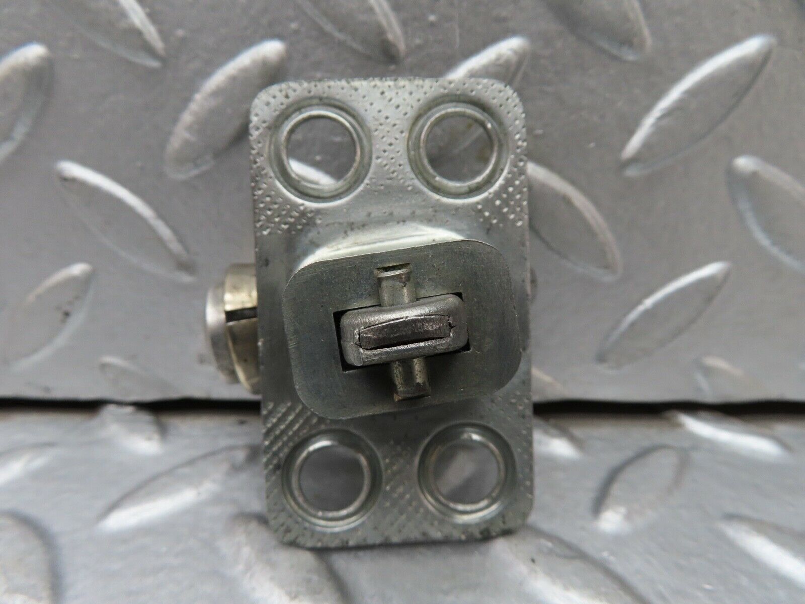 18587 Mercedes-Benz W120 W121 Ponton Door Lock Latch