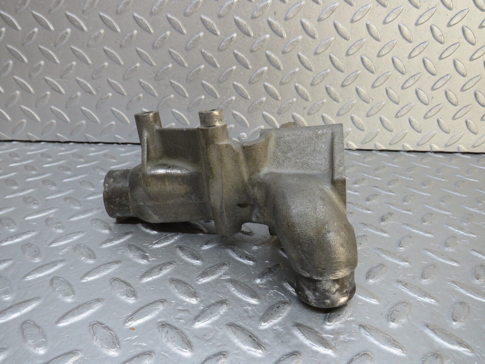 37589 Mercedes-Benz W109 300SEL Air Suspension Compressor Bracket 1161311335