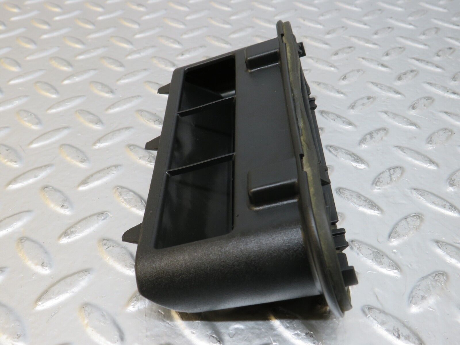 25244 Mercedes-Benz W201 190D Trunk Breather Ventilation Valve 2018300242