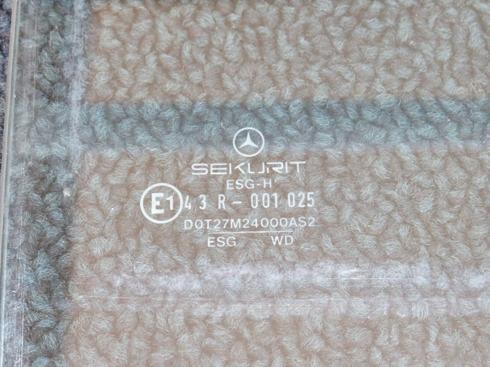 36039 Mercedes-Benz W126 420SE Rear Right Door Window Glass