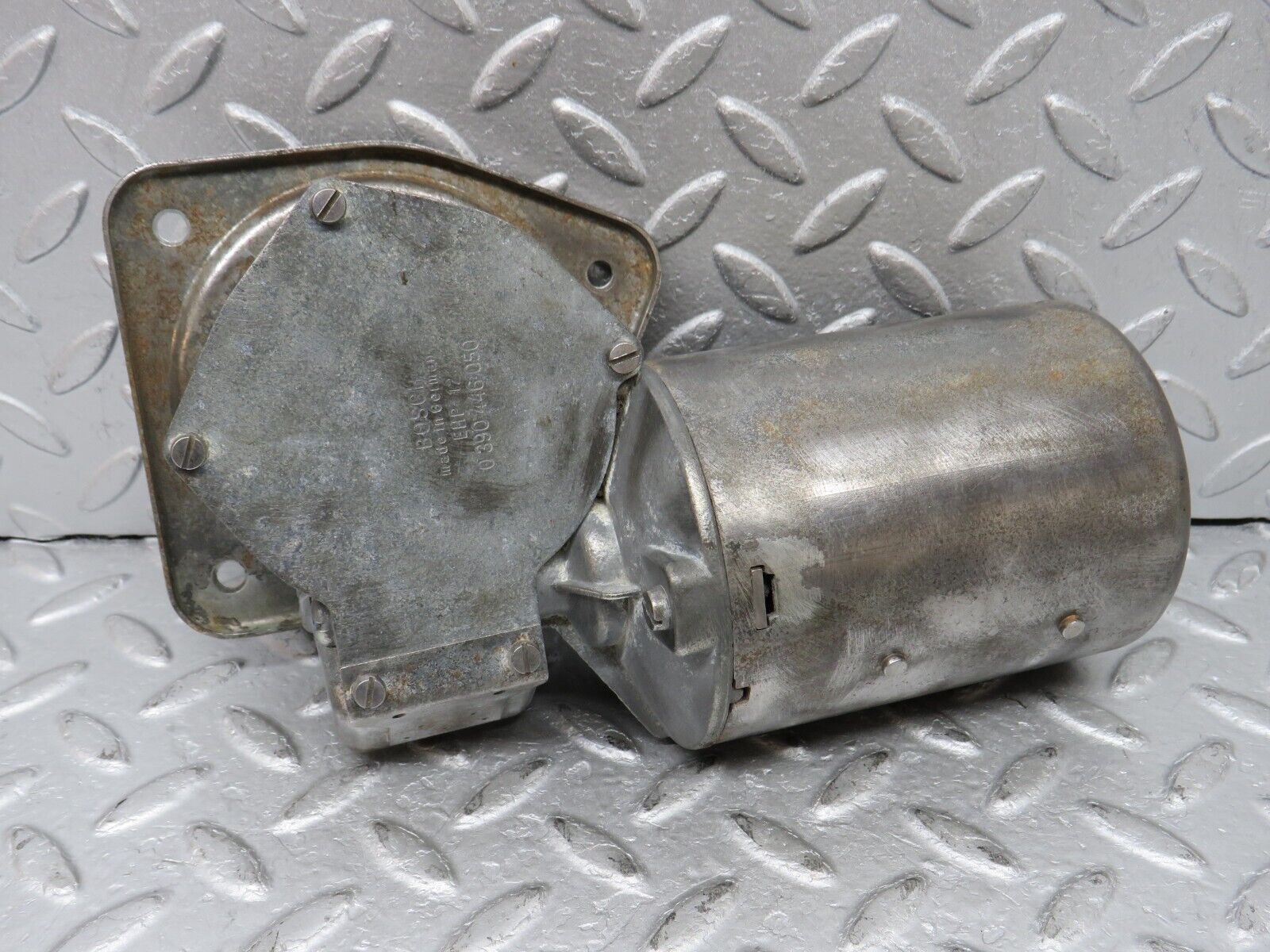 35922 Mercedes-Benz W108 Windscreen Wiper Motor Bosch 0390446050