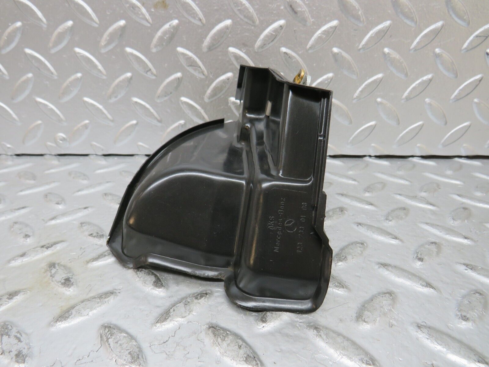 27405 Mercedes-Benz W123 280E Rear Left Door Lock Mechanism 1237230108