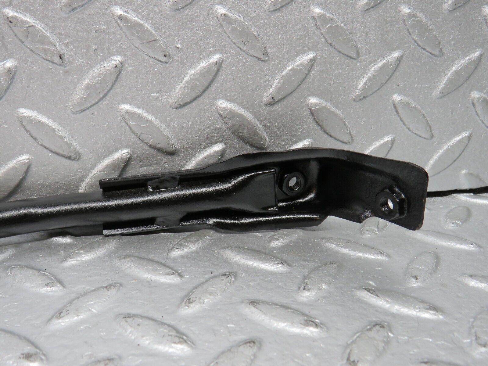 38992 Mercedes-Benz W201 190E 2.6L Front Lock Carrier Panel Reinforcement