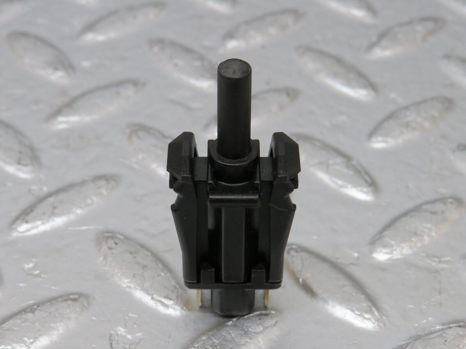 34137 Mercedes-Benz W124 260E Door Contact Switch 0015458714