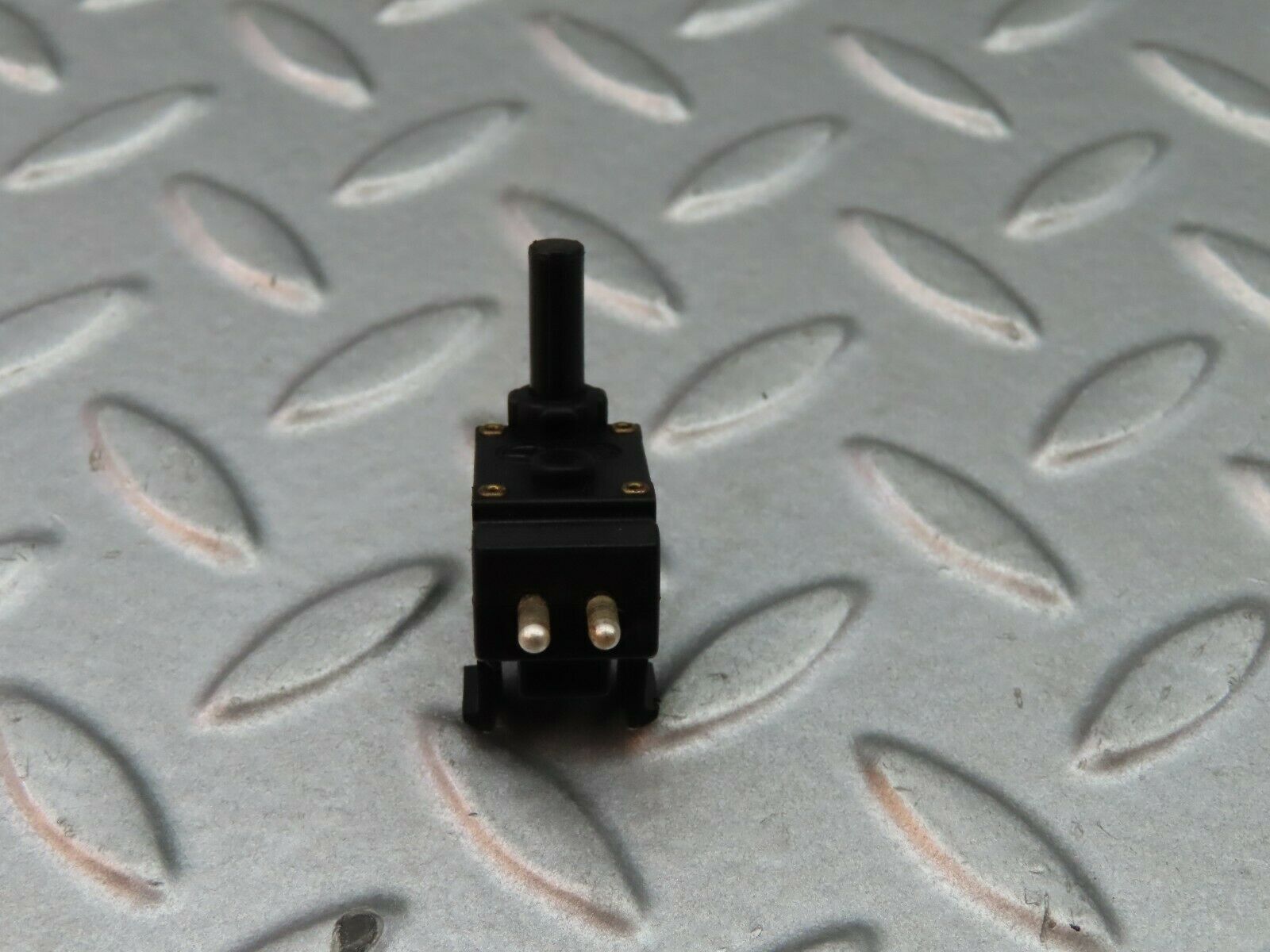 4937 Mercedes-Benz W123 200 Reverse Light Switch 2015450014