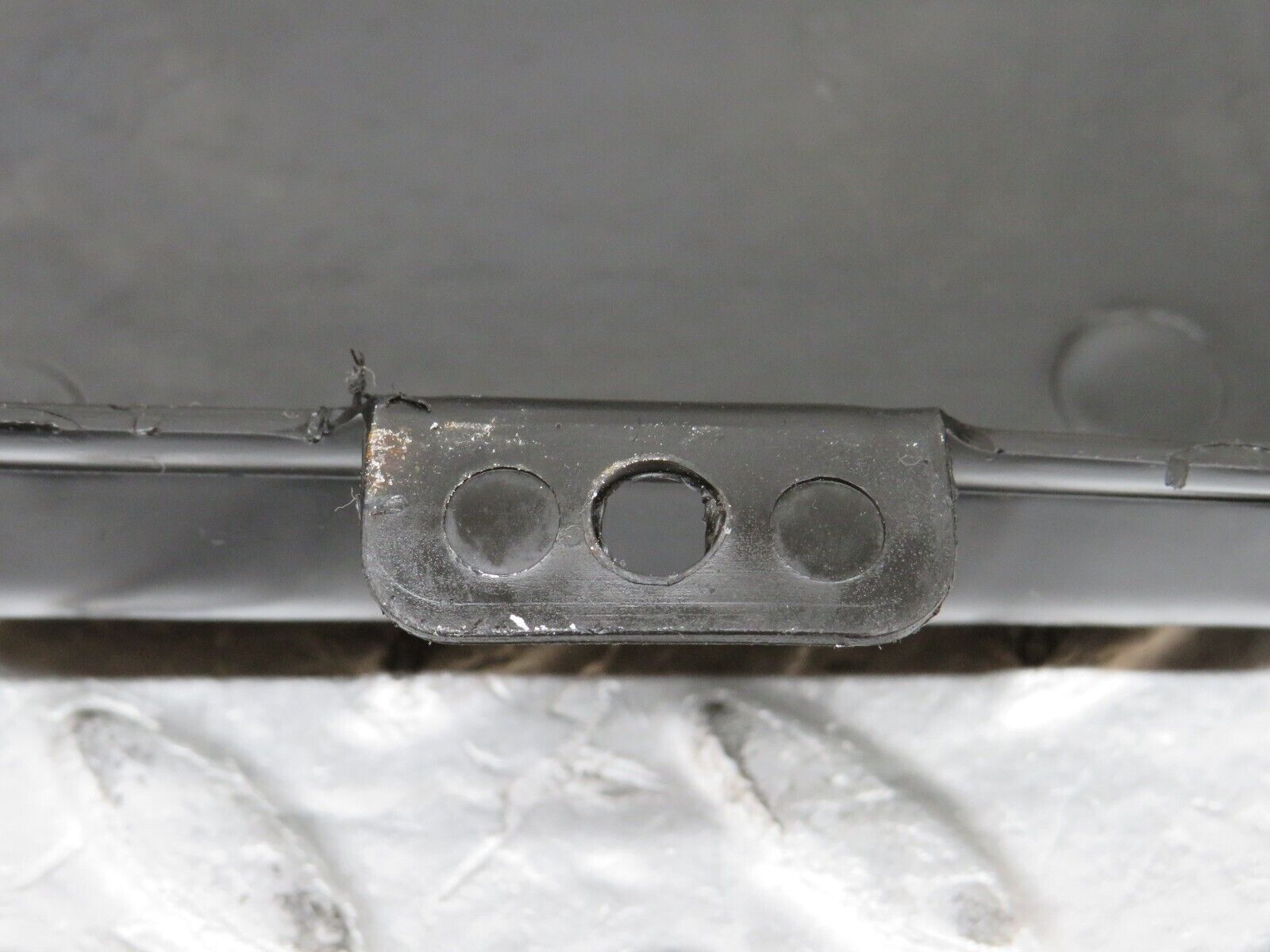 37428 Mercedes-Benz W109 300SEL Rear Axle Mount Plastic Cover 1116930030