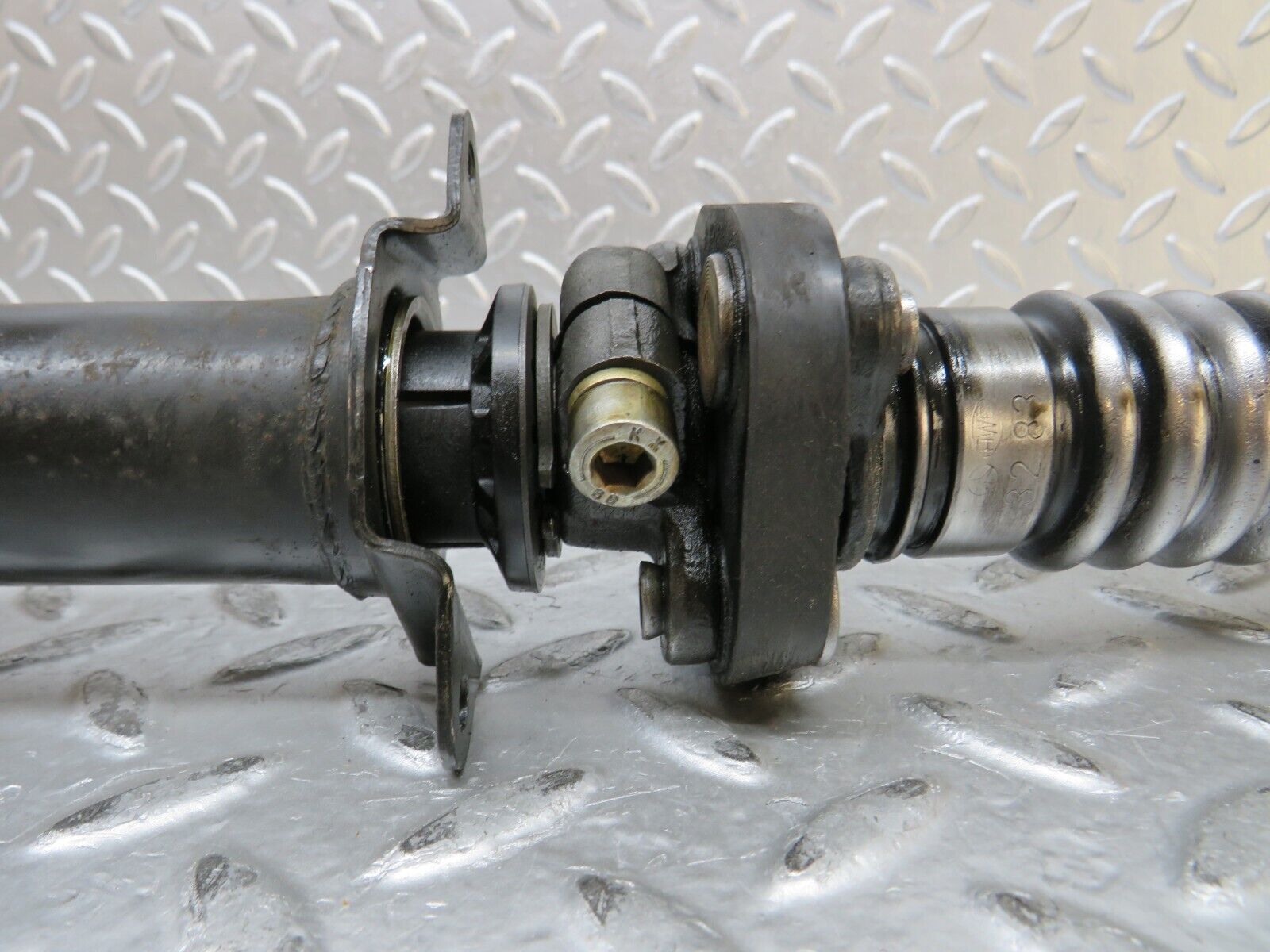 28474 Mercedes-Benz S123 240D Wagon Steering Column