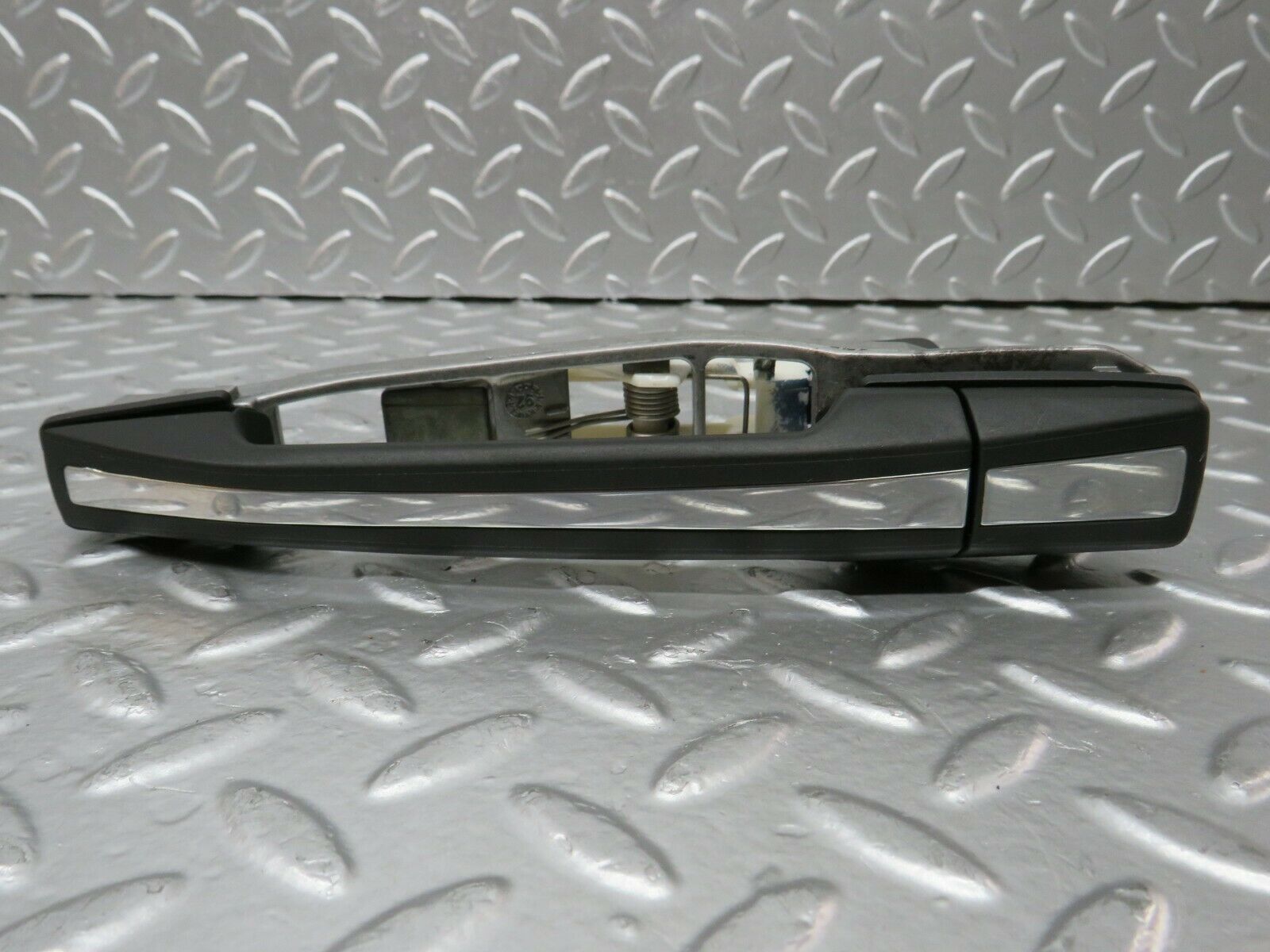 24257 Mercedes-Benz S124 220TE Rear Right Exterior Door Handle