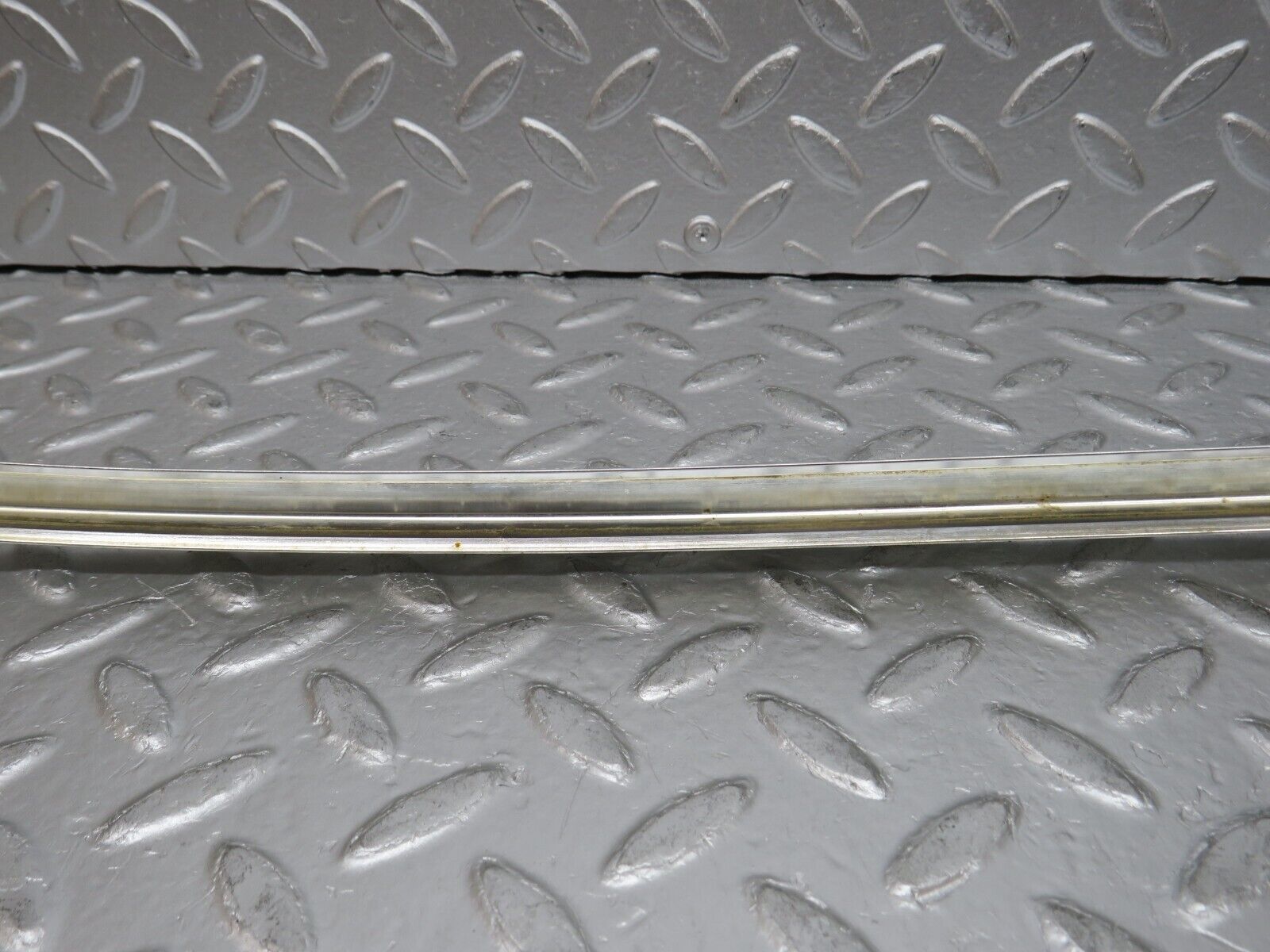 0646 Mercedes-Benz W123 230E Rear Windscreen Chrome Frame