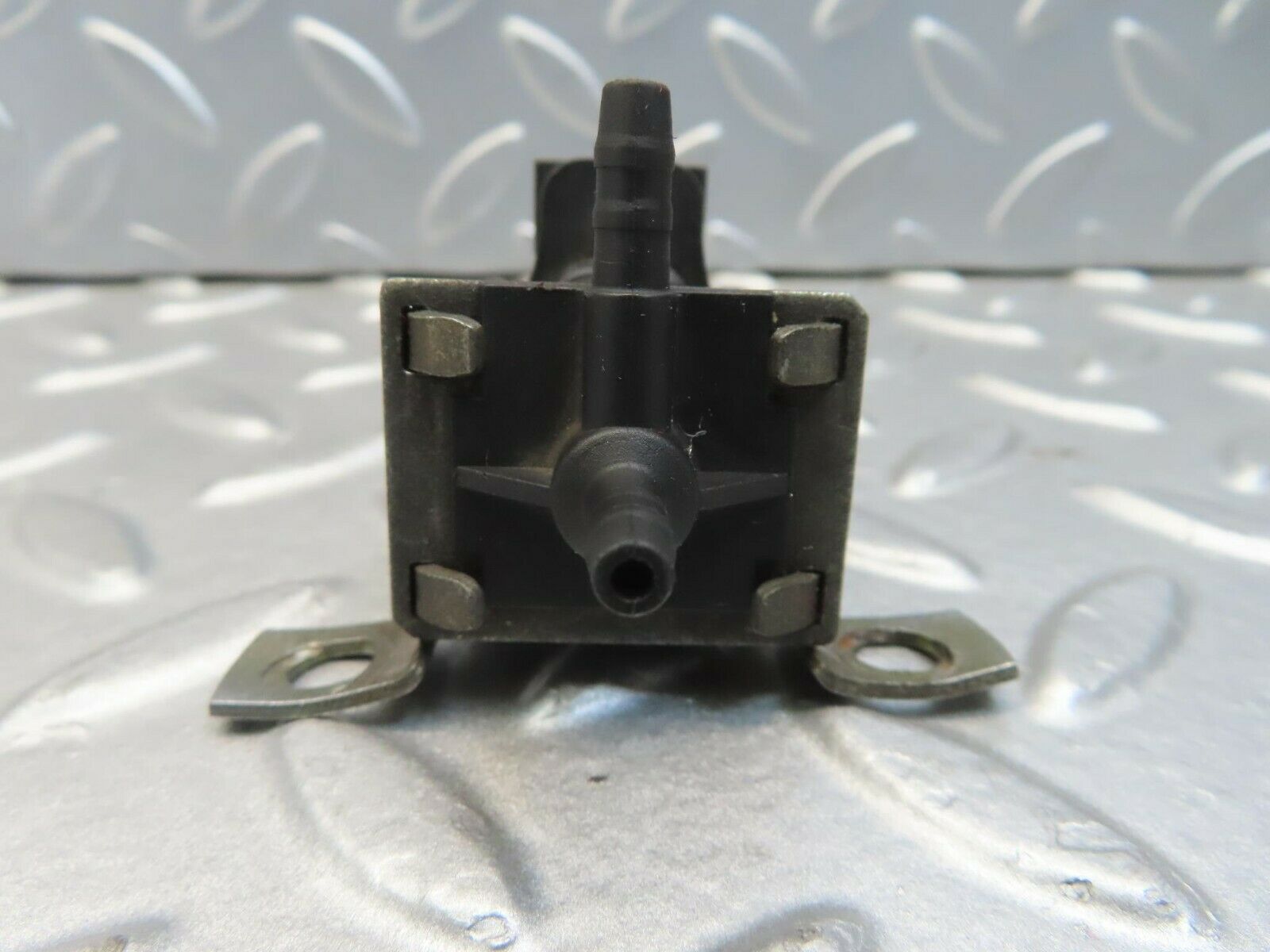 11503 Mercedes-Benz C123 230CE Coupe Vacuum Control Valve Pierburg 0015407097