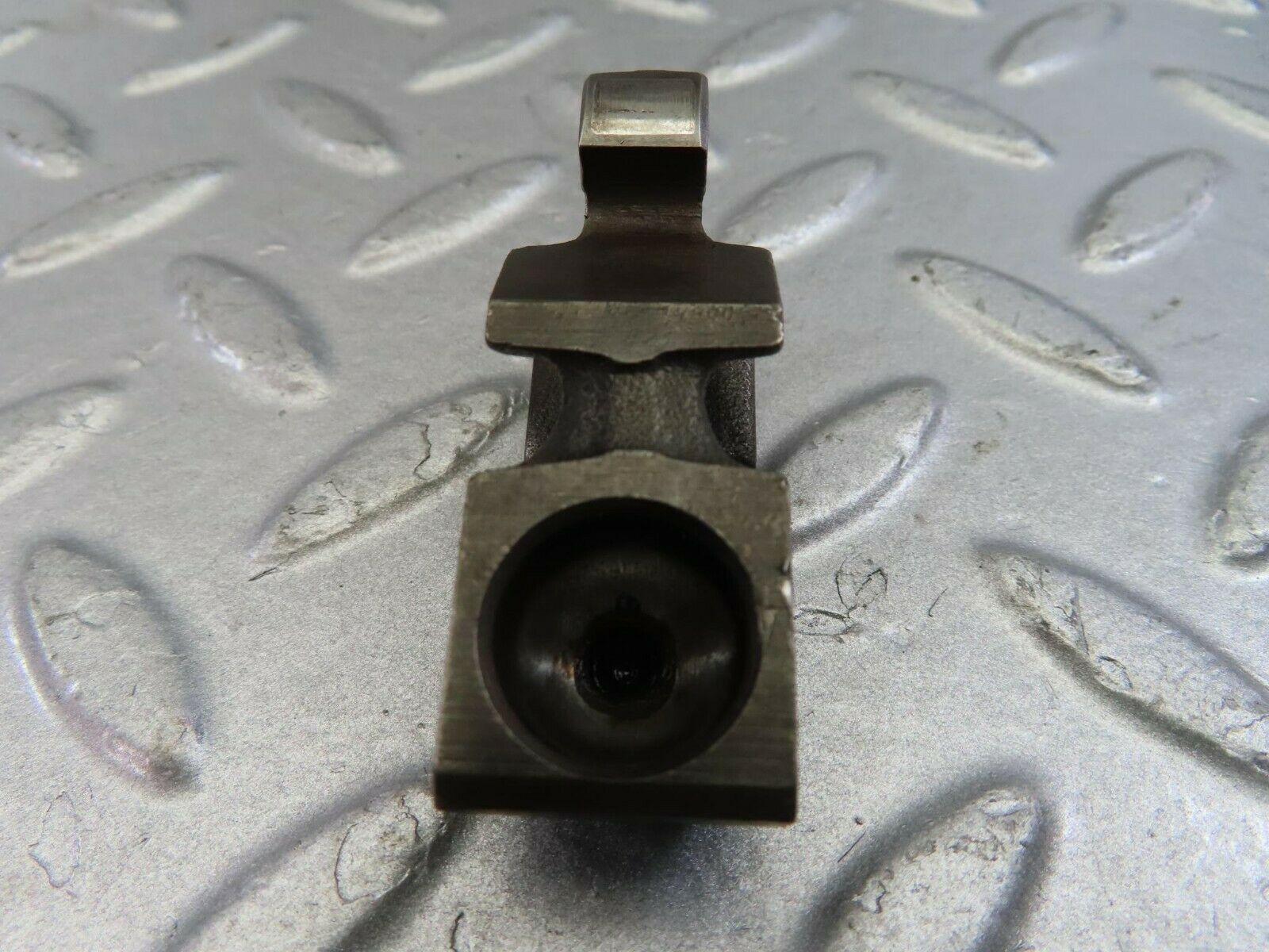 9867 Mercedes-Benz C123 280CE Coupe Valve Rocker Arm With Retaining Spring