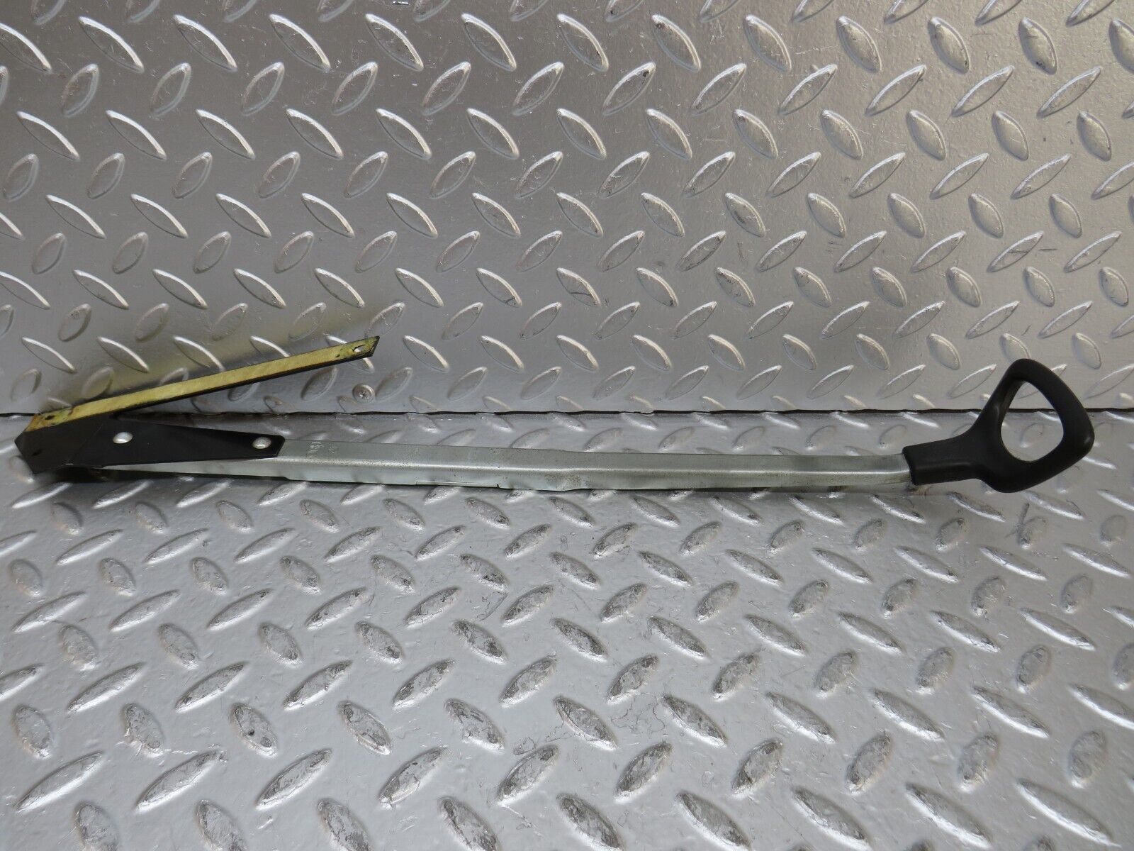 27062 Mercedes-Benz W123 280E Front Right Seat Side Sliding Adjust Handle