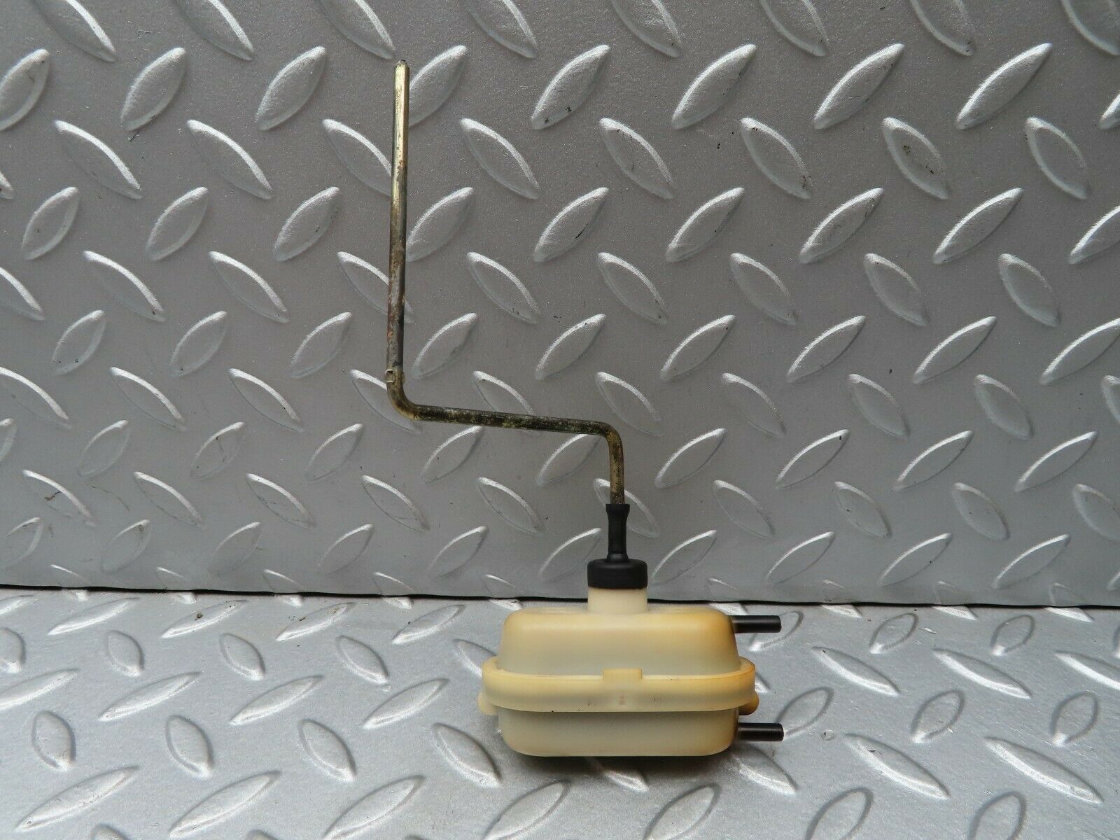 4021 Mercedes-Benz W123 230E Fuel Filler Door Lock Actuator