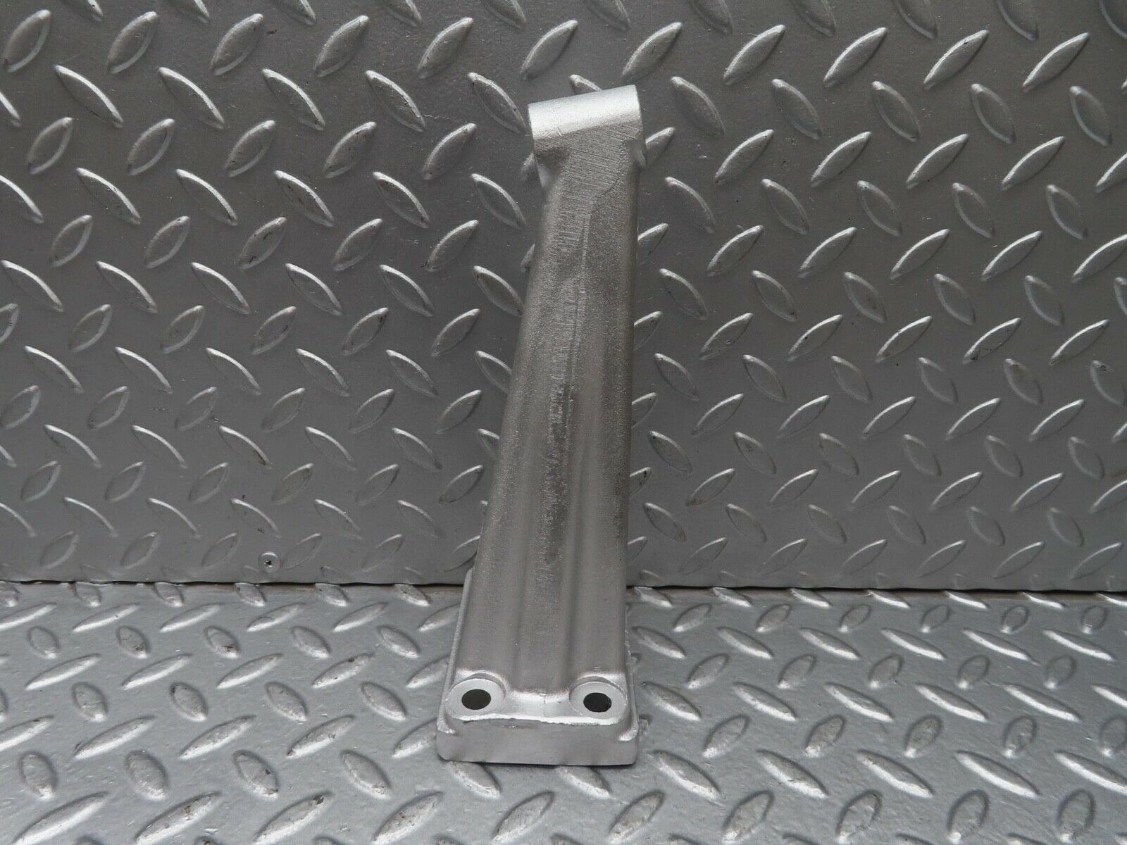 13154 Mercedes-Benz W111 220S Engine Mount Bracket Right Side 1802232504