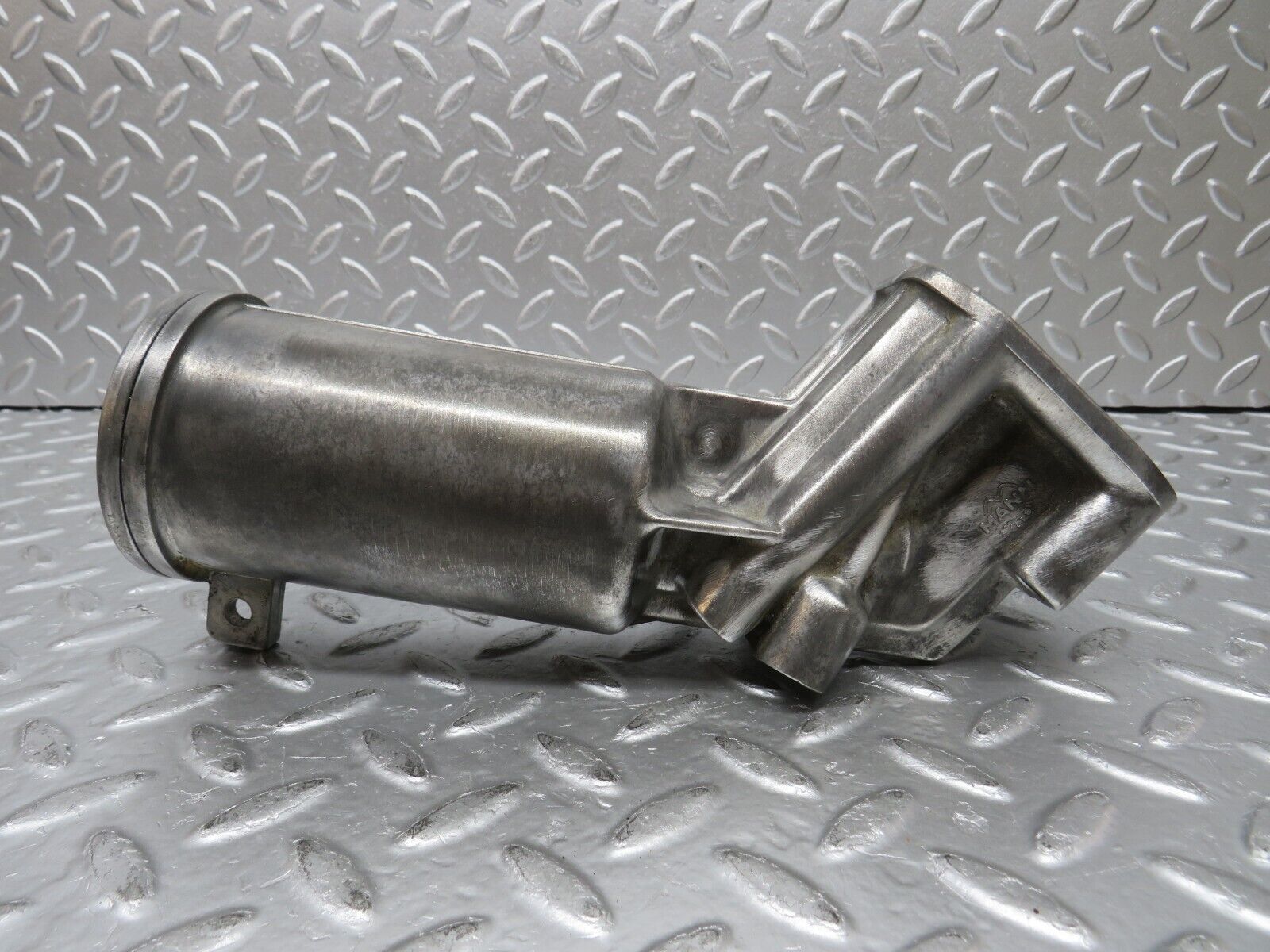 30823 Mercedes-Benz W201 190E 2.0L Oil Filter Housing 1021801211 1021840325